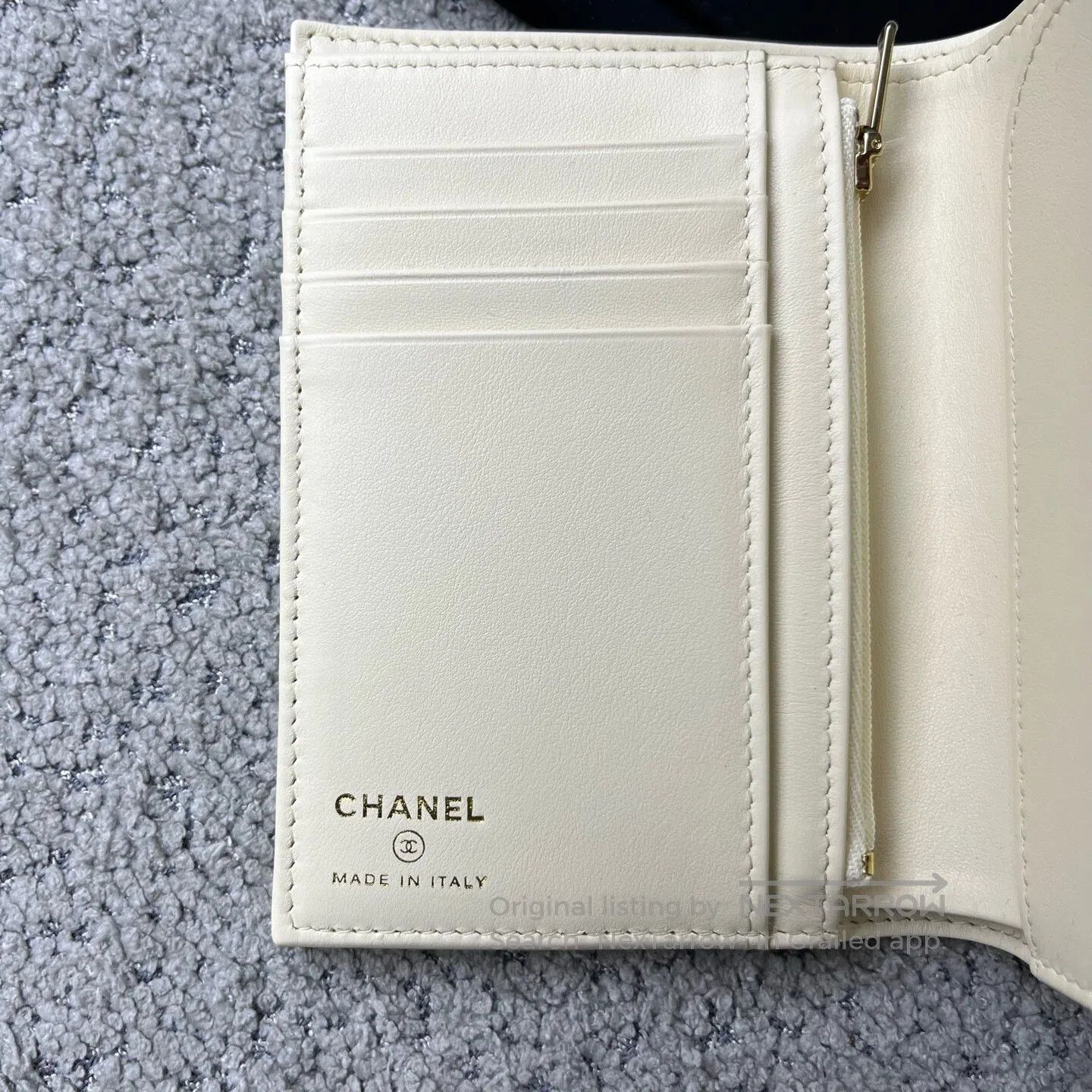 Chanel Chanel Letter-shaped patterned embossed leather passport c Size ONE SIZE - 4 Thumbnail