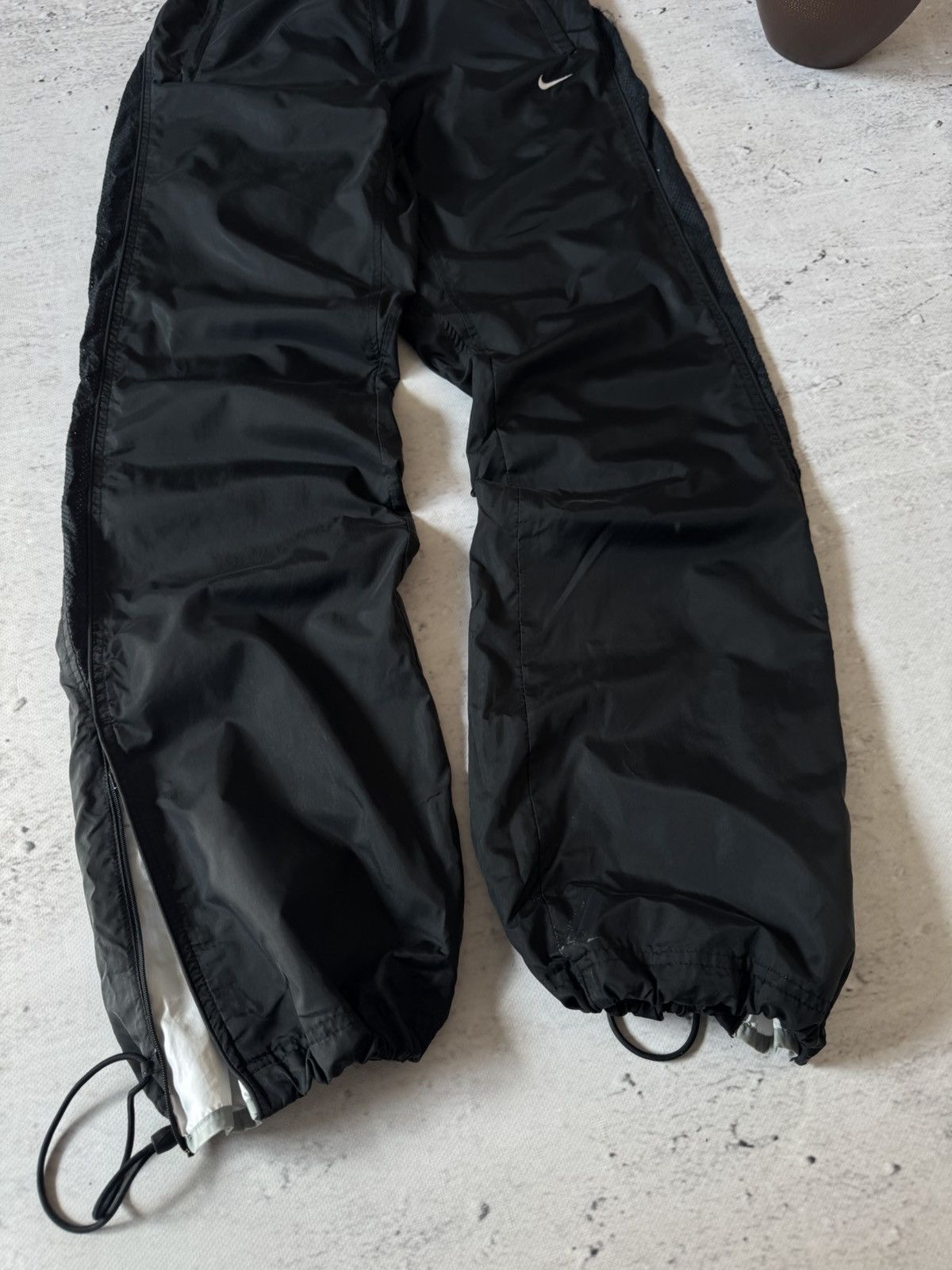 Nike × Vintage NIKE NYLON VINTAGE Y2K OVERSIZE BAGGY FIT PANTS SWEATPANTS Size US 32 / EU 48 - 4 Thumbnail