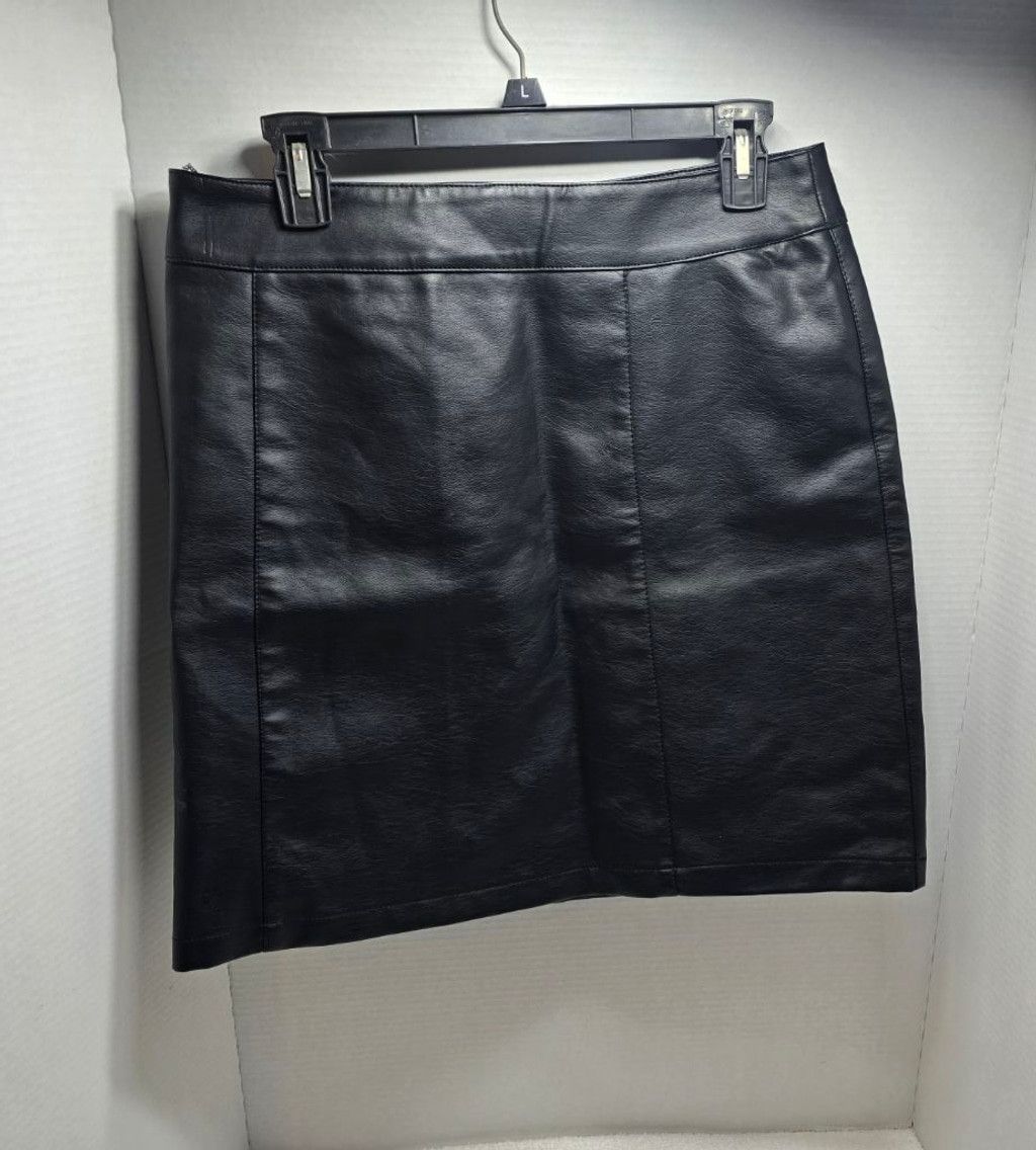 Forever 21 Women's FOREVER 21+ Black Faux Leather Mini Skirt 0X Size 25" / US 0 / IT 36 - 1 Thumbnail