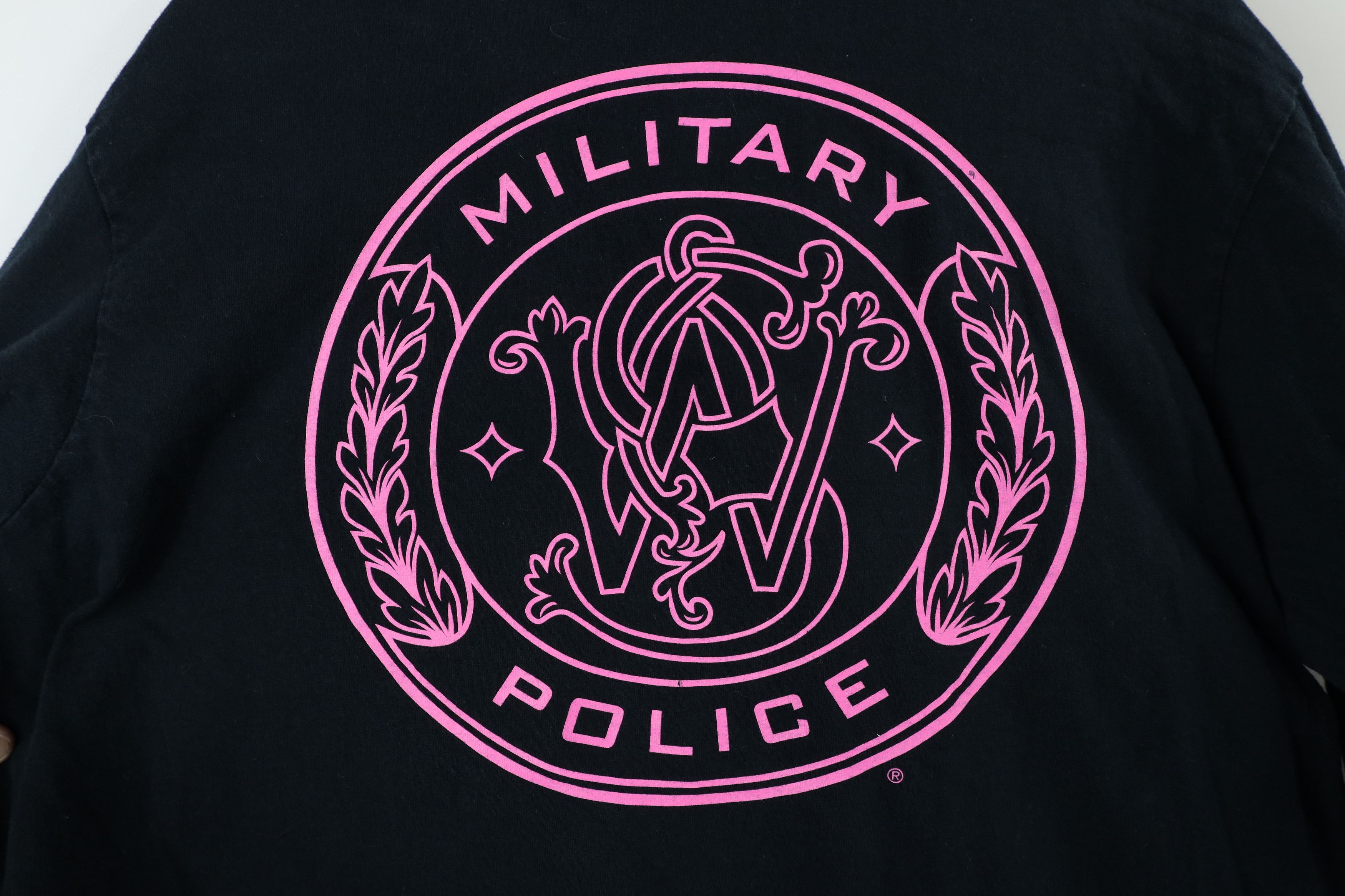 Vintage Vintage Smith & Wesson Military Police Long Sleeve T-Shirt Size XL / US 12-14 / IT 48-50 - 8 Thumbnail