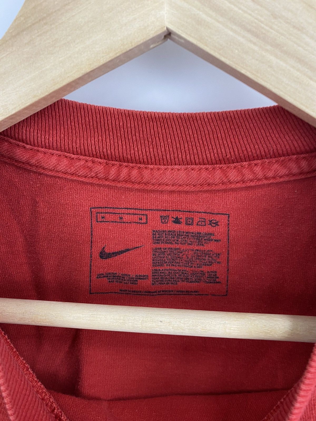 Nike 🇺🇸 Vintage 90s Nike Big Logo T-Shirt Rare Retro Hype Y2K Size US M / EU 48-50 / 2 - 5 Thumbnail