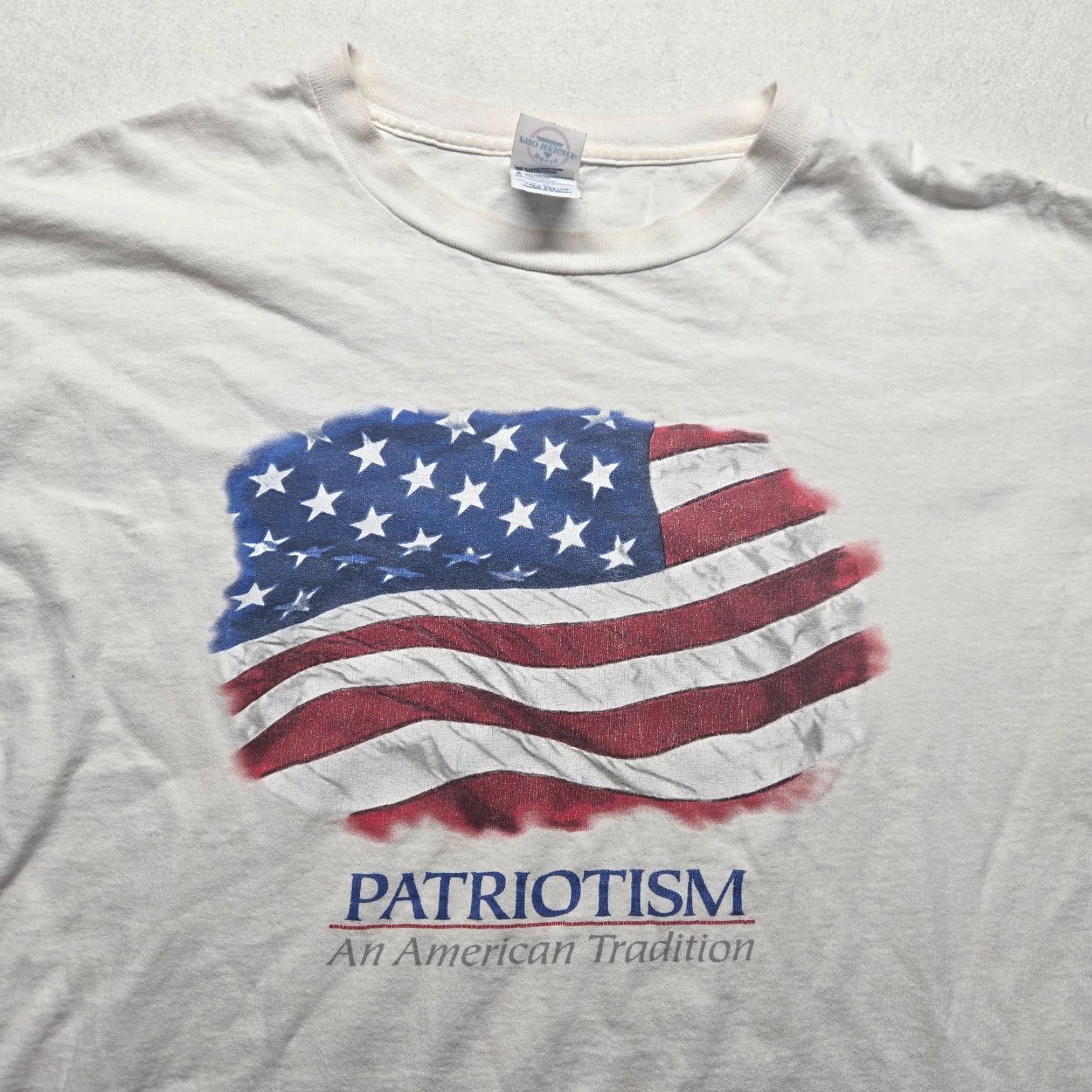 Vintage VINTAGE Patriotism USA America Flag Patriotic White T-Shirt Short Sleeve Adult Men's XL Shirt Men XL White American Flag Patriotic T-Shirt USA Shirt Size US XL / EU 56 / 4 - 2 Thumbnail