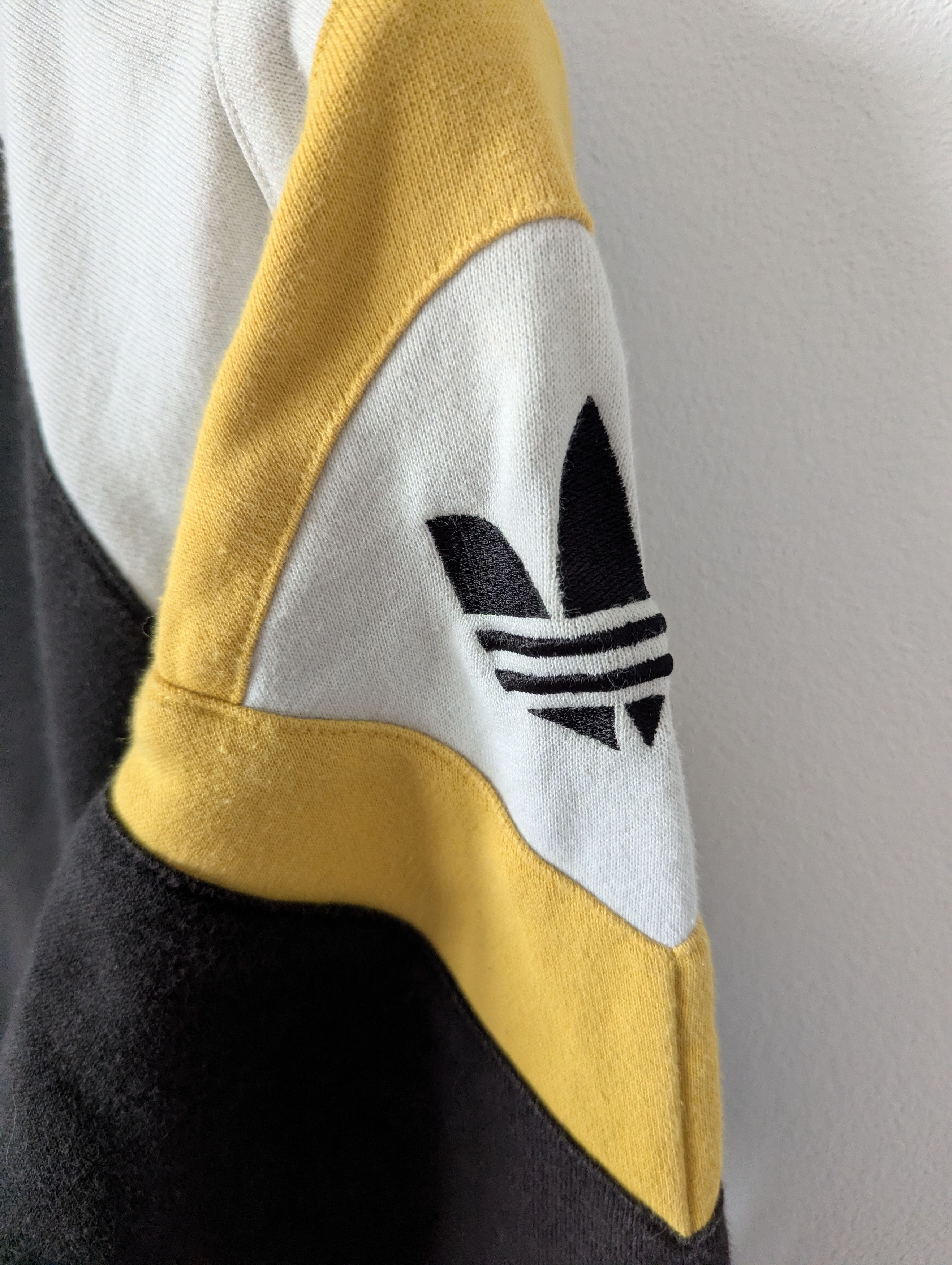Adidas Adidas vintage crewneck y2k big logo Size US S / EU 44-46 / 1 - 3 Thumbnail