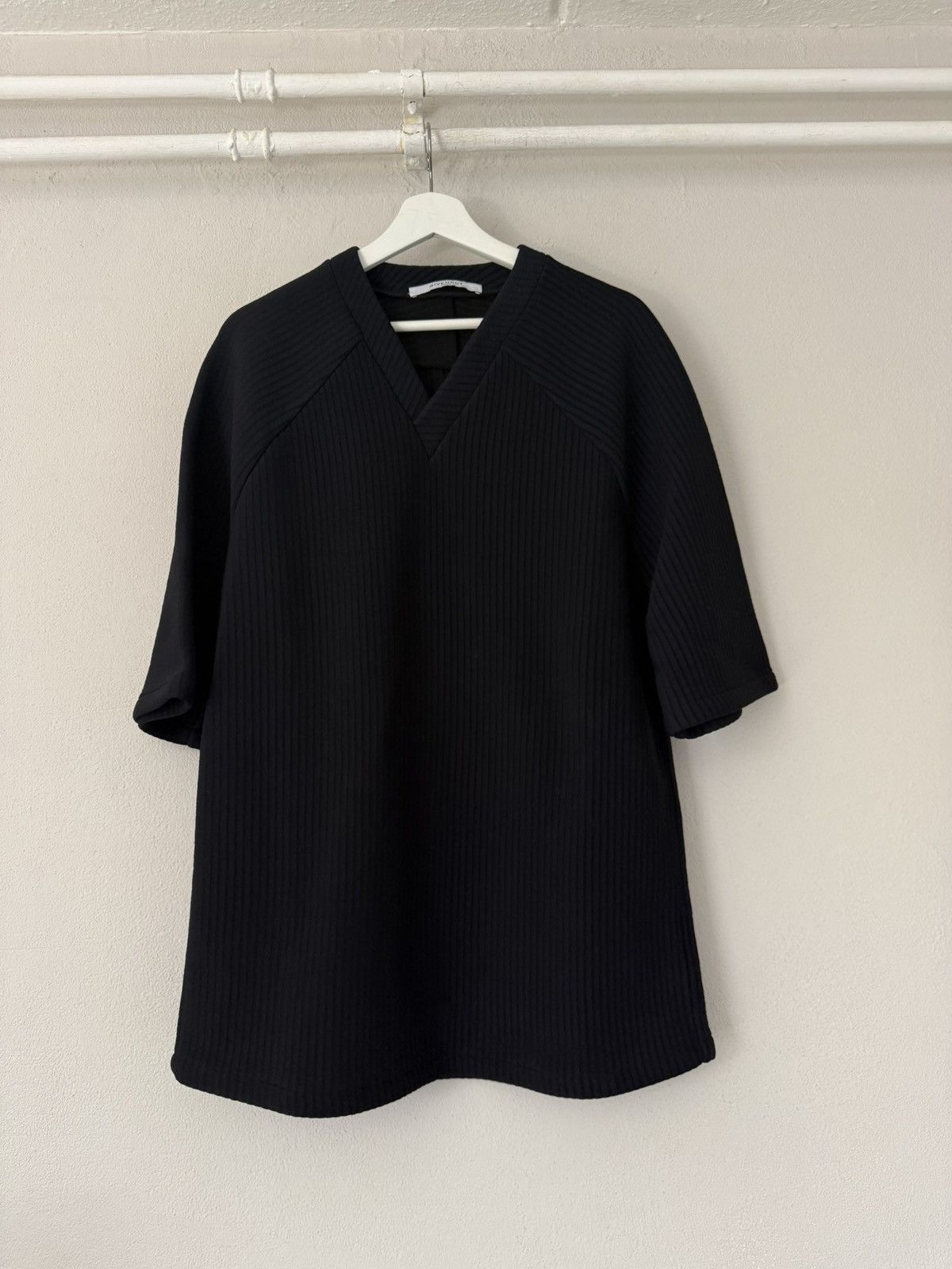 Givenchy Givenchy Ribbed Oversized V-Neck Top Size US M / EU 48-50 / 2 - 2 Thumbnail
