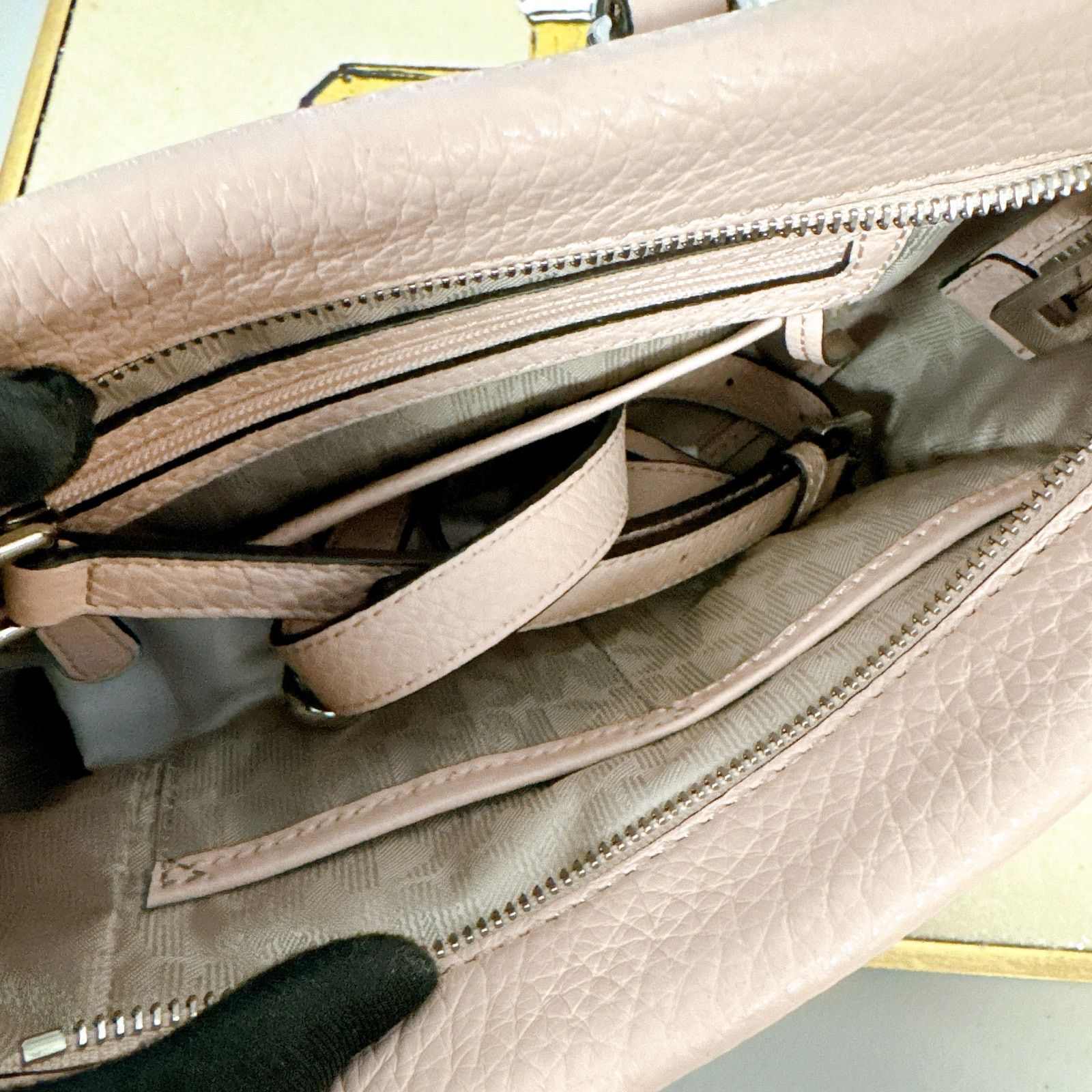Michael Kors Michael Kors 30H5SEYM2L Selby Medium Top Zip Leather Bag Size ONE SIZE - 5 Thumbnail