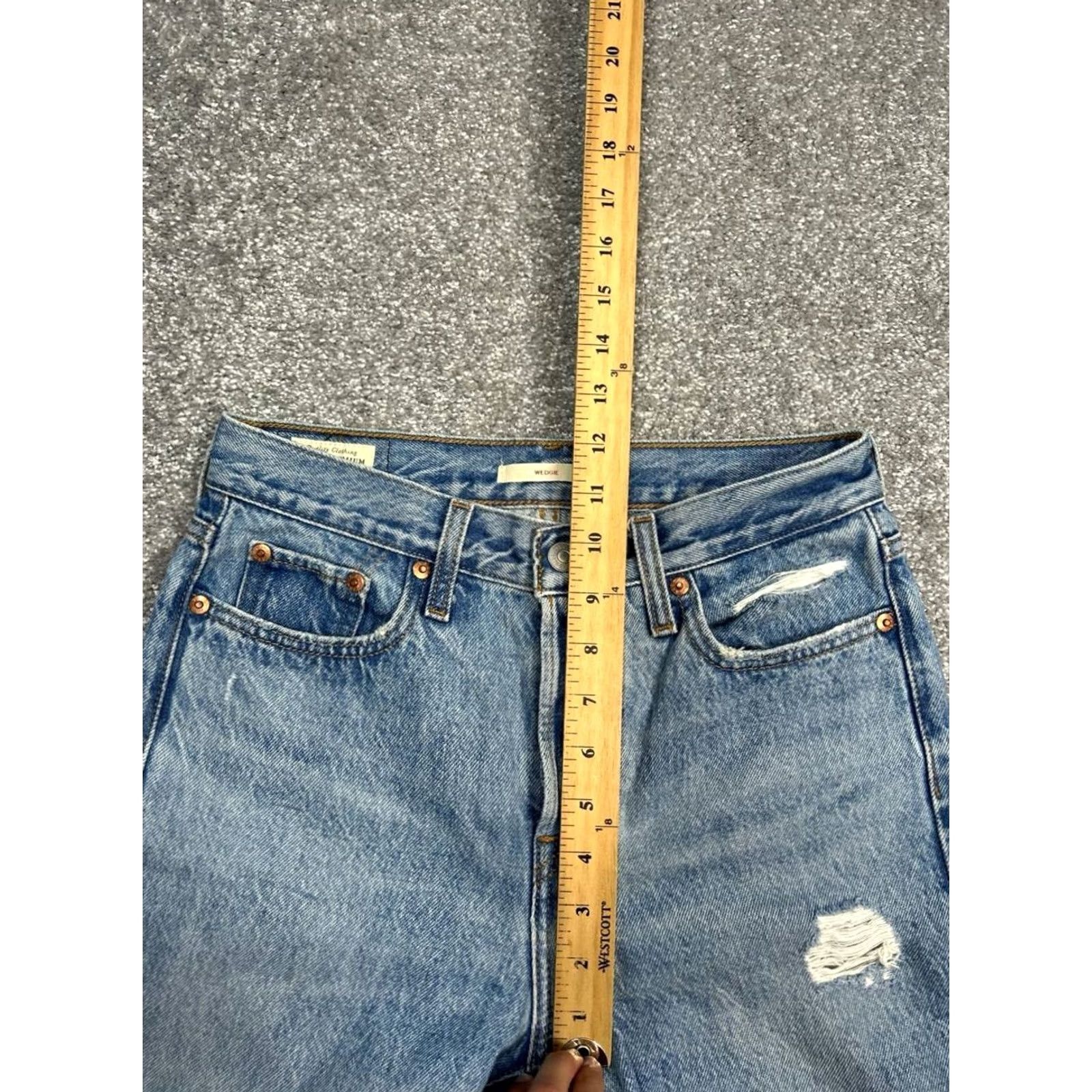 Levi's Levi's Wedgie Jeans Womens 25 Blue Distressed Logo Mid Rise Straight Leg 27x28 Jeans Size 42" / US 20 - 4 Thumbnail