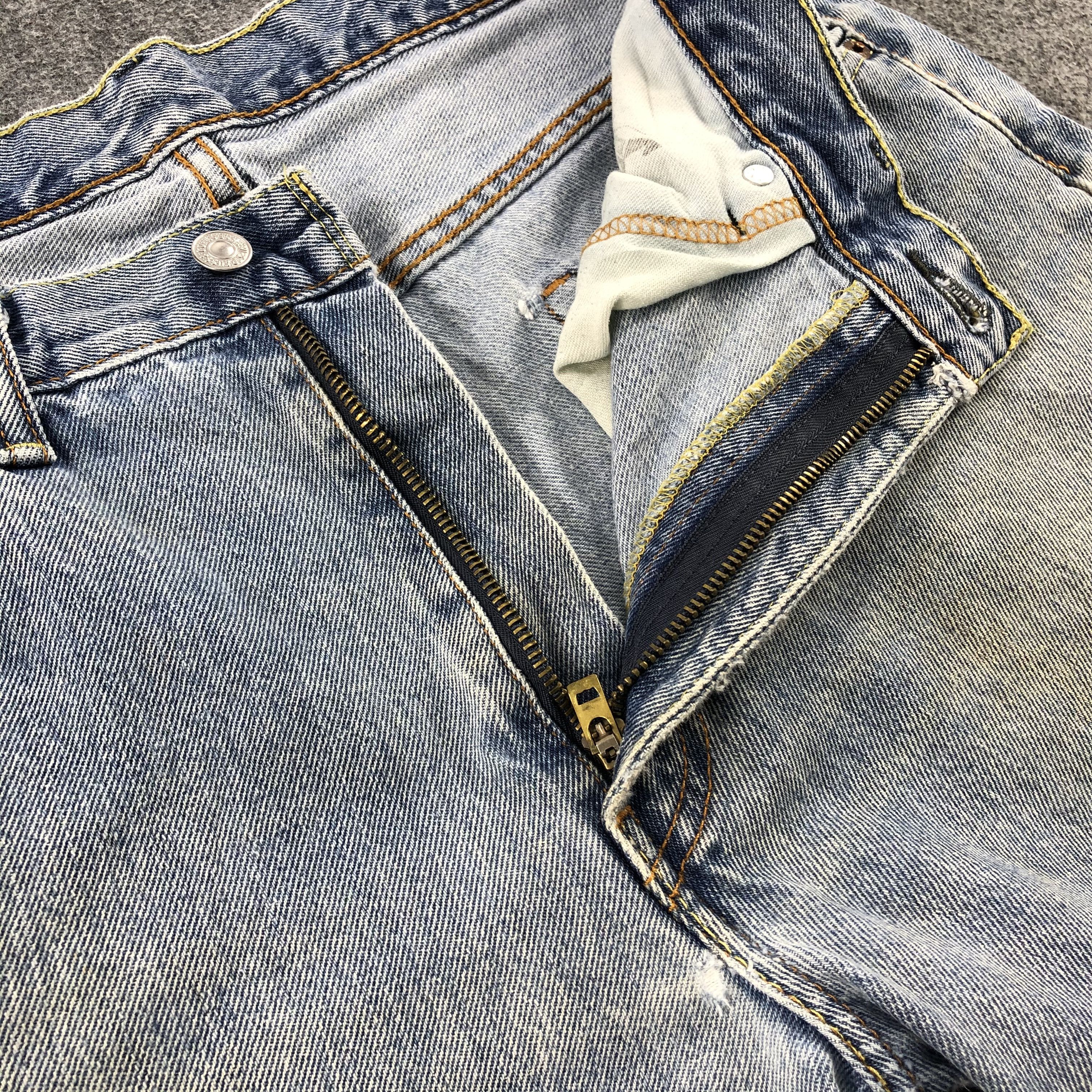 Levi's × Vintage Vintage Light Wash Levis 550 Jeans-JM1897 Size US 34 / EU 50 - 8 Thumbnail