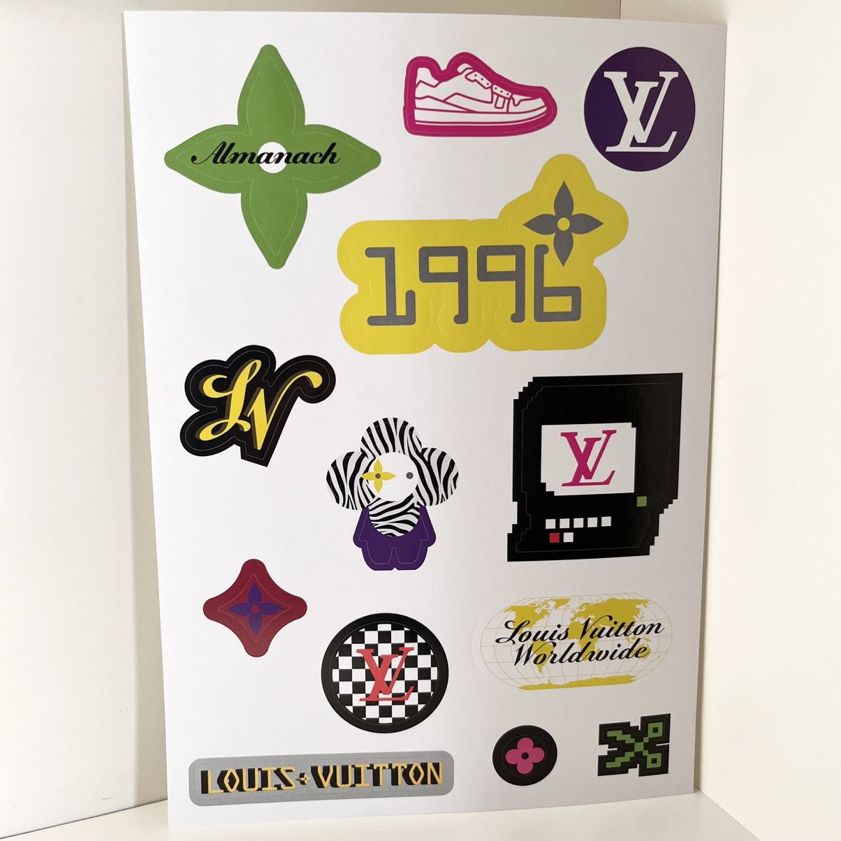 Louis Vuitton Louis Vuitton large sticker sheet Size ONE SIZE - 18 Thumbnail