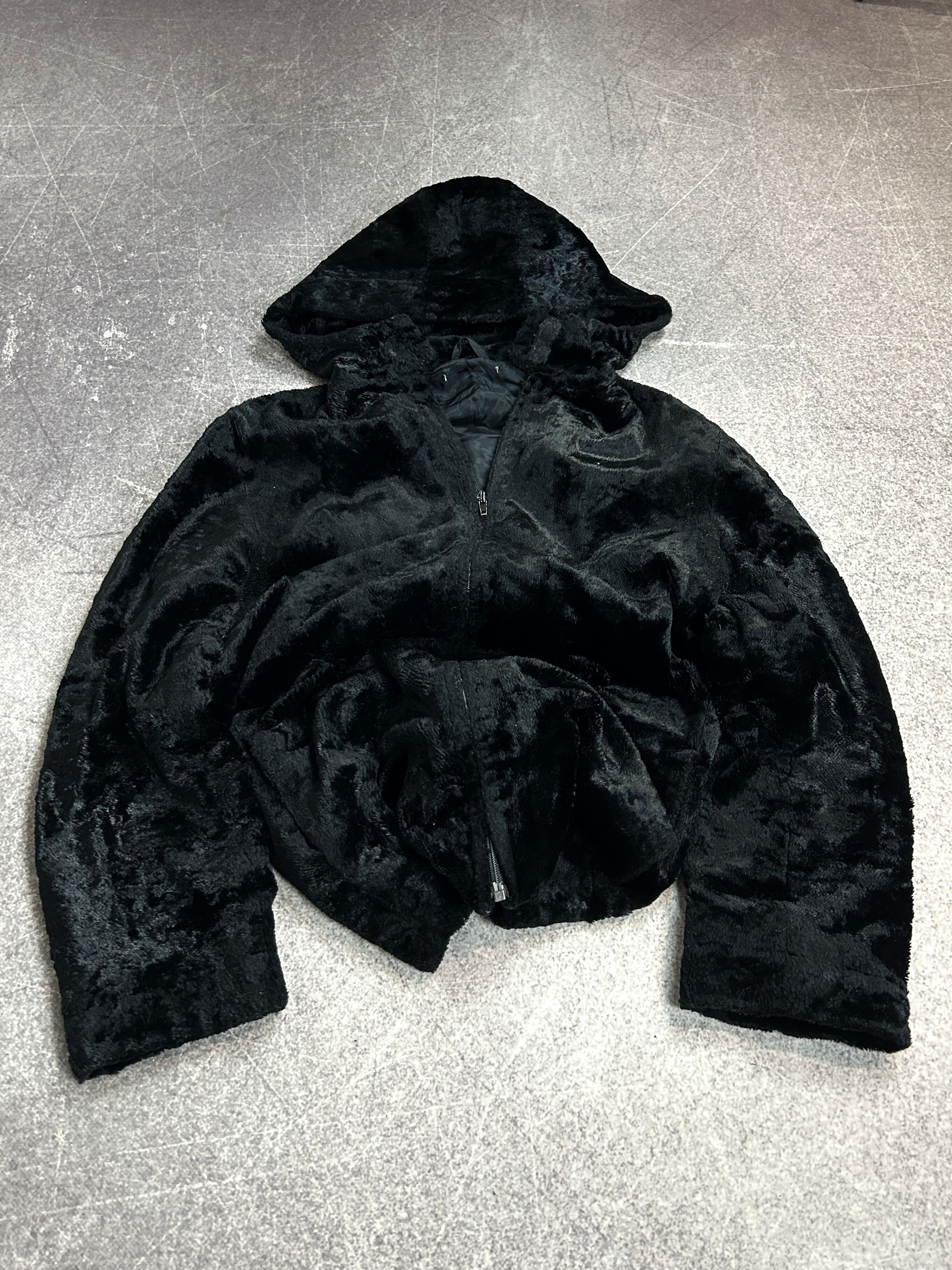 Japanese Brand Plush Faux Fur Jacket Oversized Minimalist All Black Size US S / EU 44-46 / 1 - 1 Thumbnail