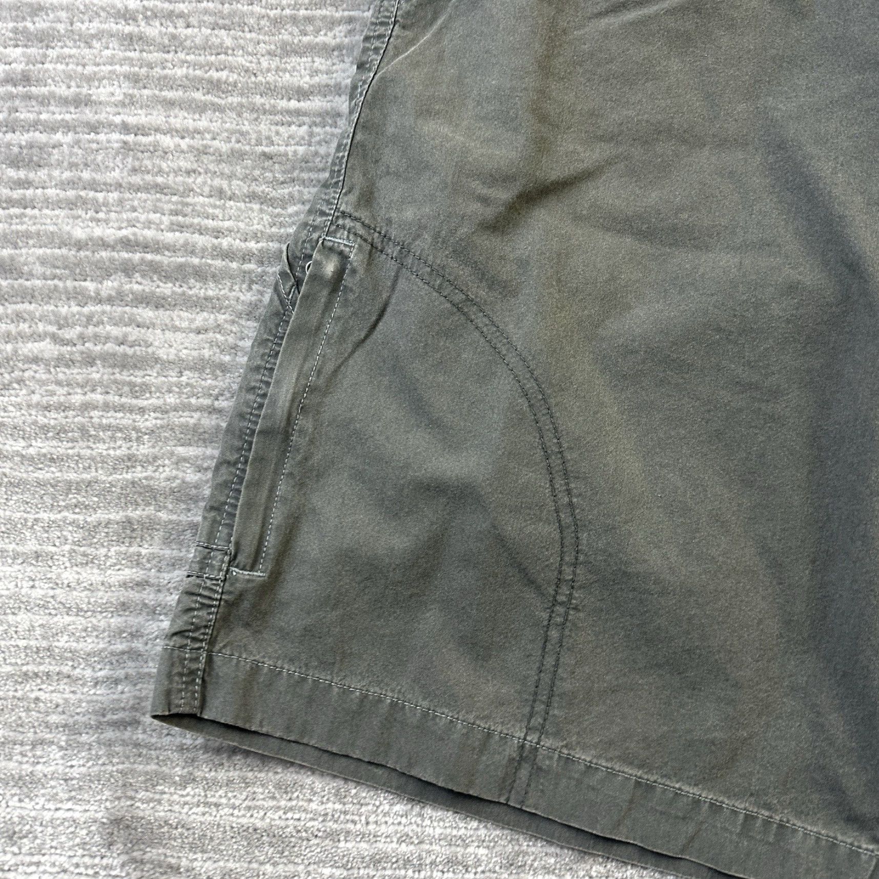 Vintage Kuhl Shorts Mens 38 Gray Chino Utility Hiking Workwear Outdoor Climbing Casual Size US 38 / EU 54 - 5 Thumbnail