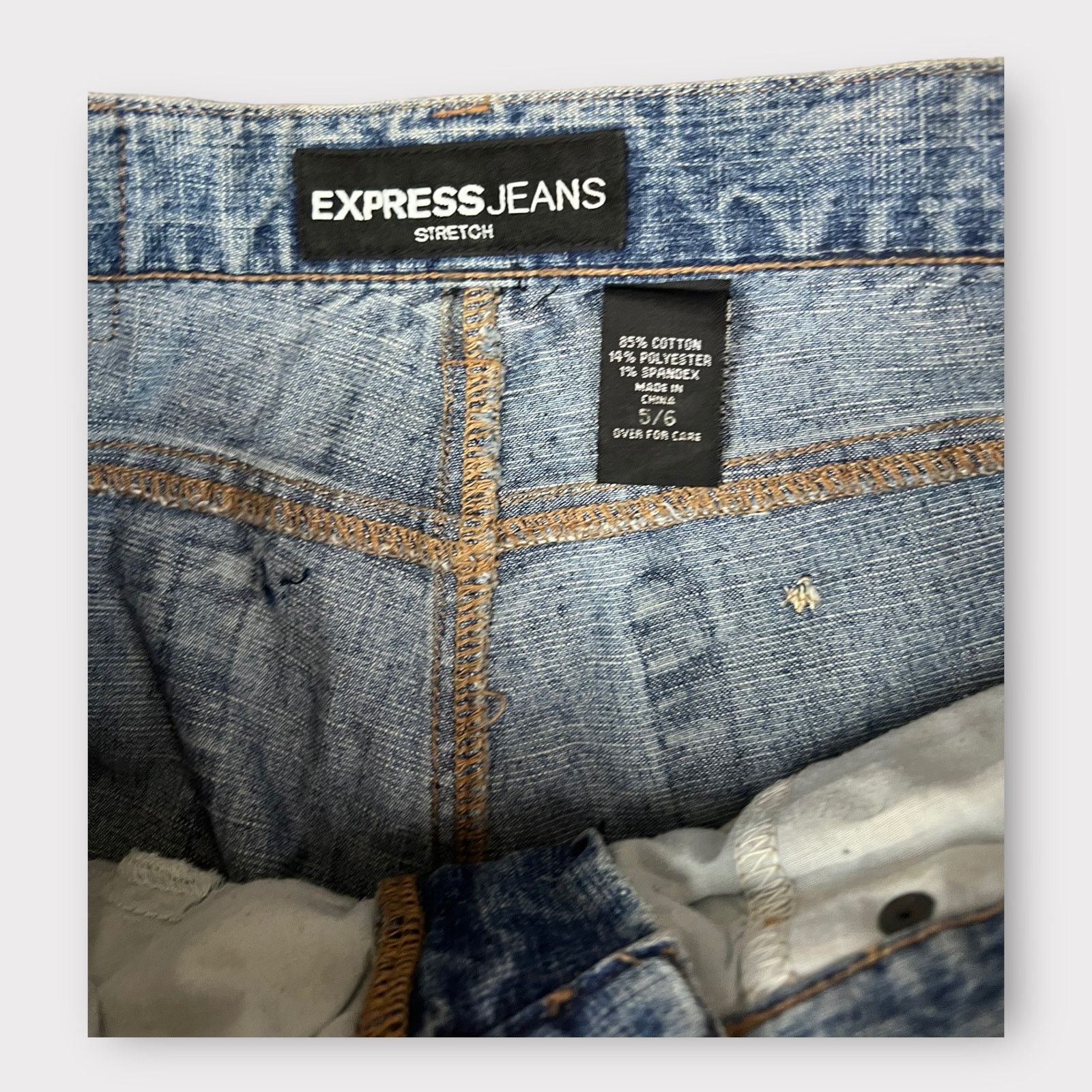 Express Express | Vintage Y2K Painted Embellished Jeans | 5/6 Size 28" / US 6 / IT 42 - 9 Thumbnail