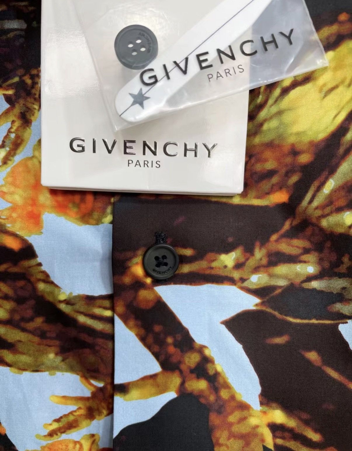 Givenchy Givenchy 100% Cotton Short Sleeve Shirt J30 Size US M / EU 48-50 / 2 - 4 Thumbnail
