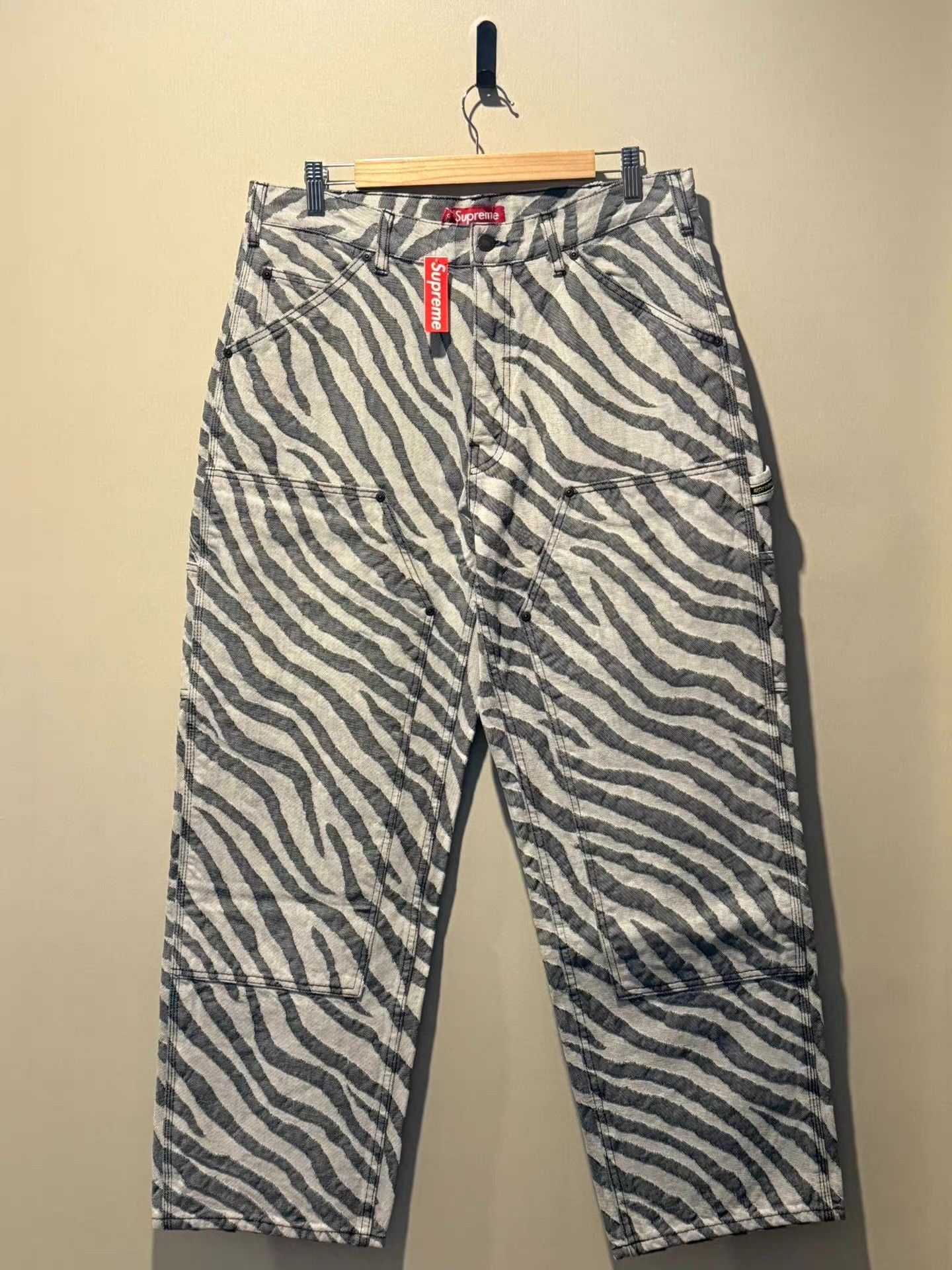 Supreme Supreme SS24 Zebra Print Double Knee Logger Denim。 Ｑ20 Size US 36 / EU 52 - 1 Thumbnail