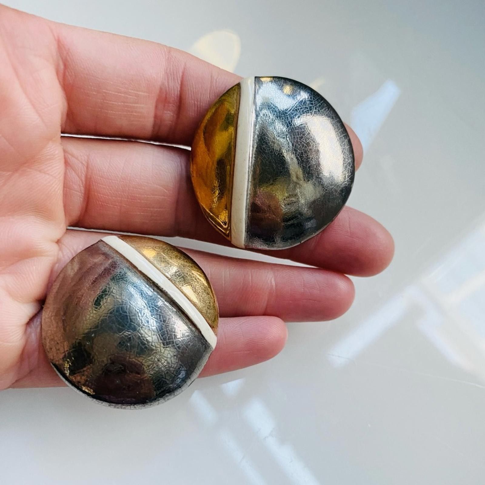 Vintage Vintage Ceramic Gold Silver White Round Clip On Earrings Size ONE SIZE - 2 Thumbnail
