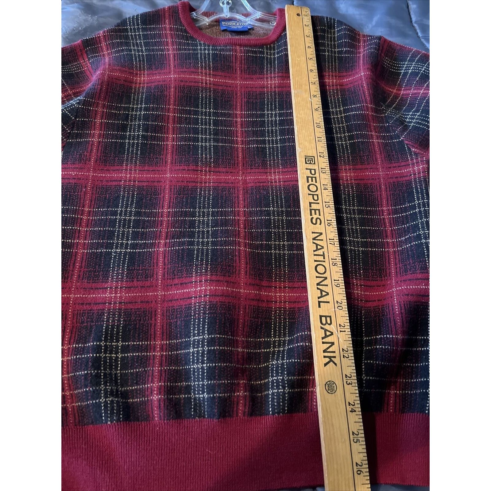 Pendleton Pendleton mens M red plaid long sleeve pullover wool sweater Size US M / EU 48-50 / 2 - 15 Thumbnail