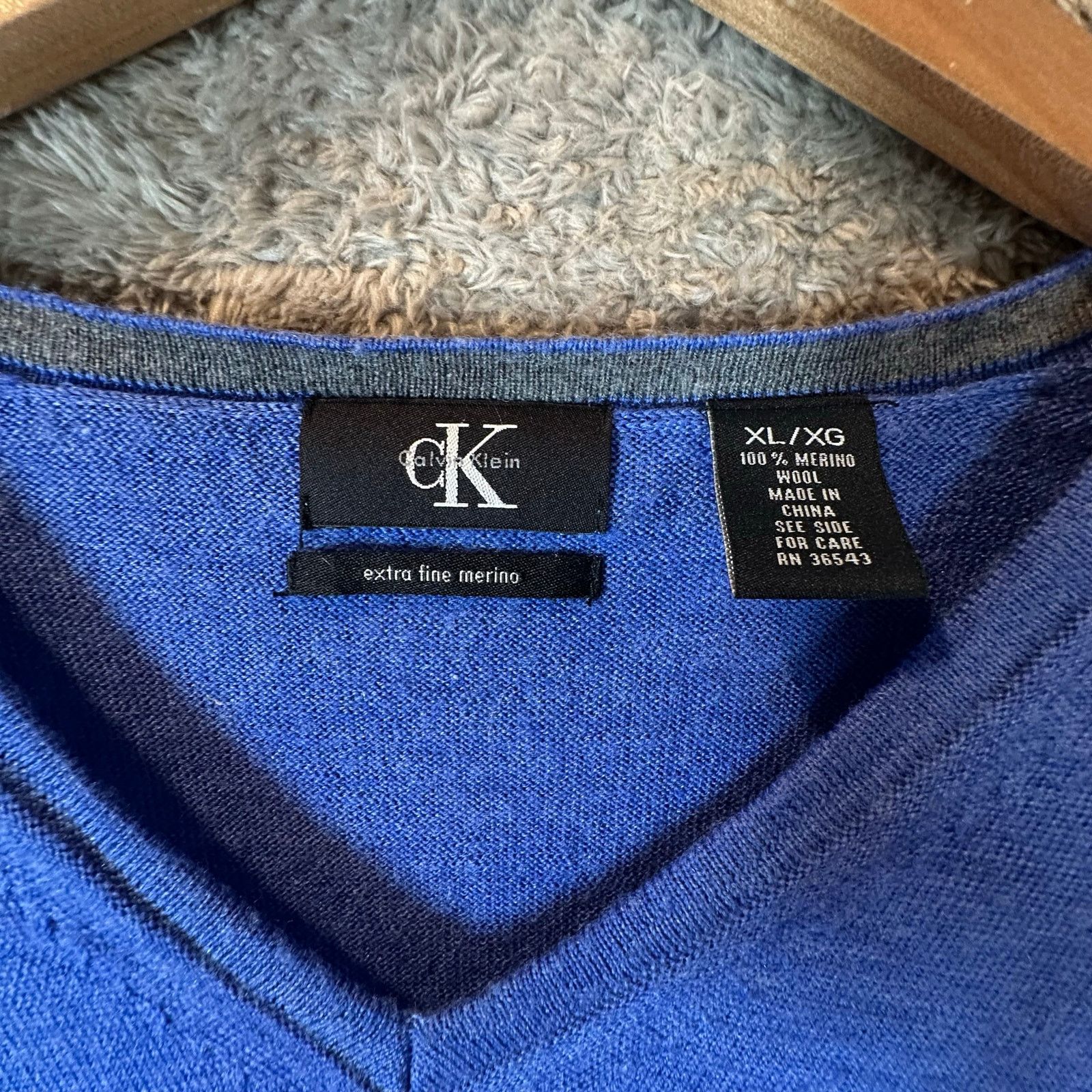 Calvin Klein Calvin Klein Extra Fine Merino Wool V Neck Sweater Men XL Size US XL / EU 56 / 4 - 2 Thumbnail