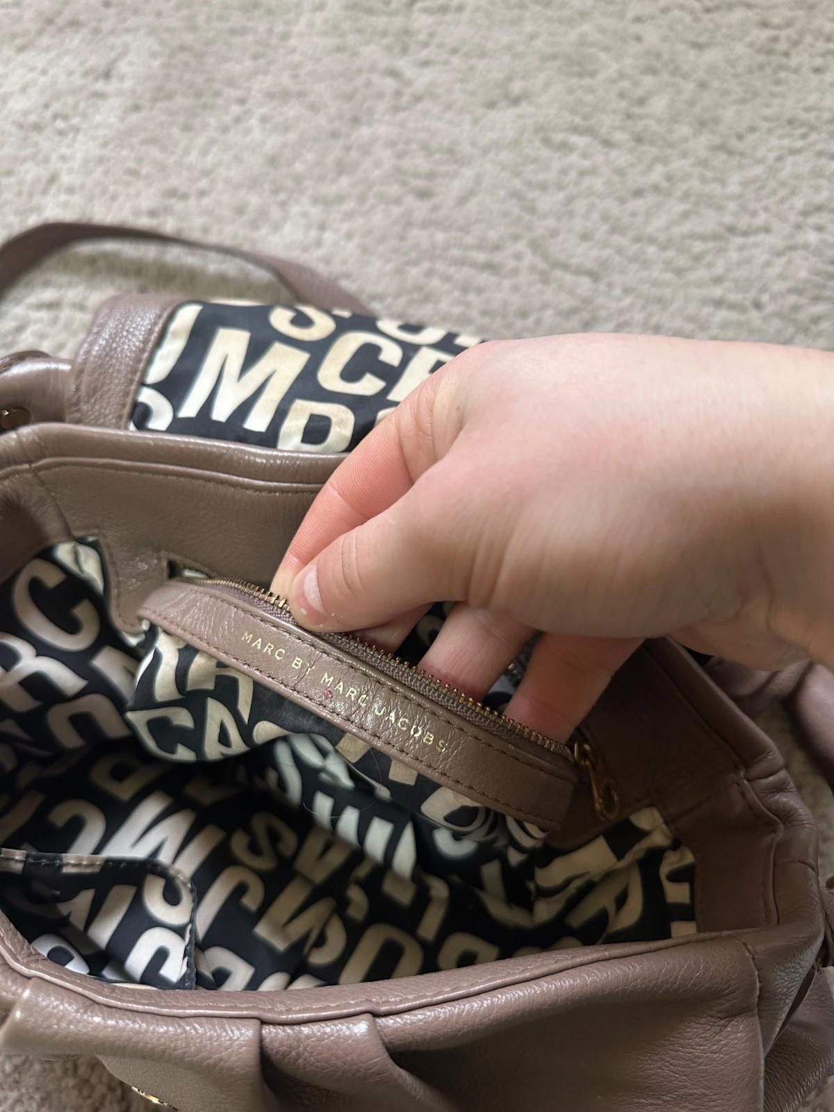 Marc Jacobs Marc by Marc Jacobs Beig Leather Classic Q Lil Ukita Satchel Size ONE SIZE - 12 Thumbnail