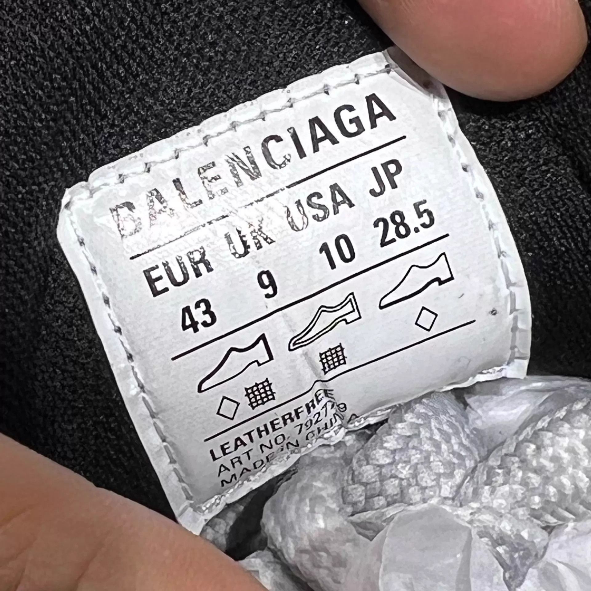 Balenciaga Balenciaga 10XL Distressed White/Gray Dad Shoe EUR 43 Size US 10 / EU 43 - 7 Thumbnail
