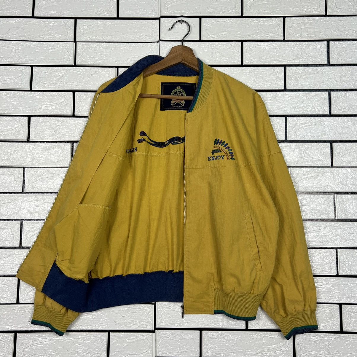 Vintage 90's NATIVE AMERICA INDIAN Yellow Bomber Jacket #4050-C184 Size US S / EU 44-46 / 1 - 9 Thumbnail