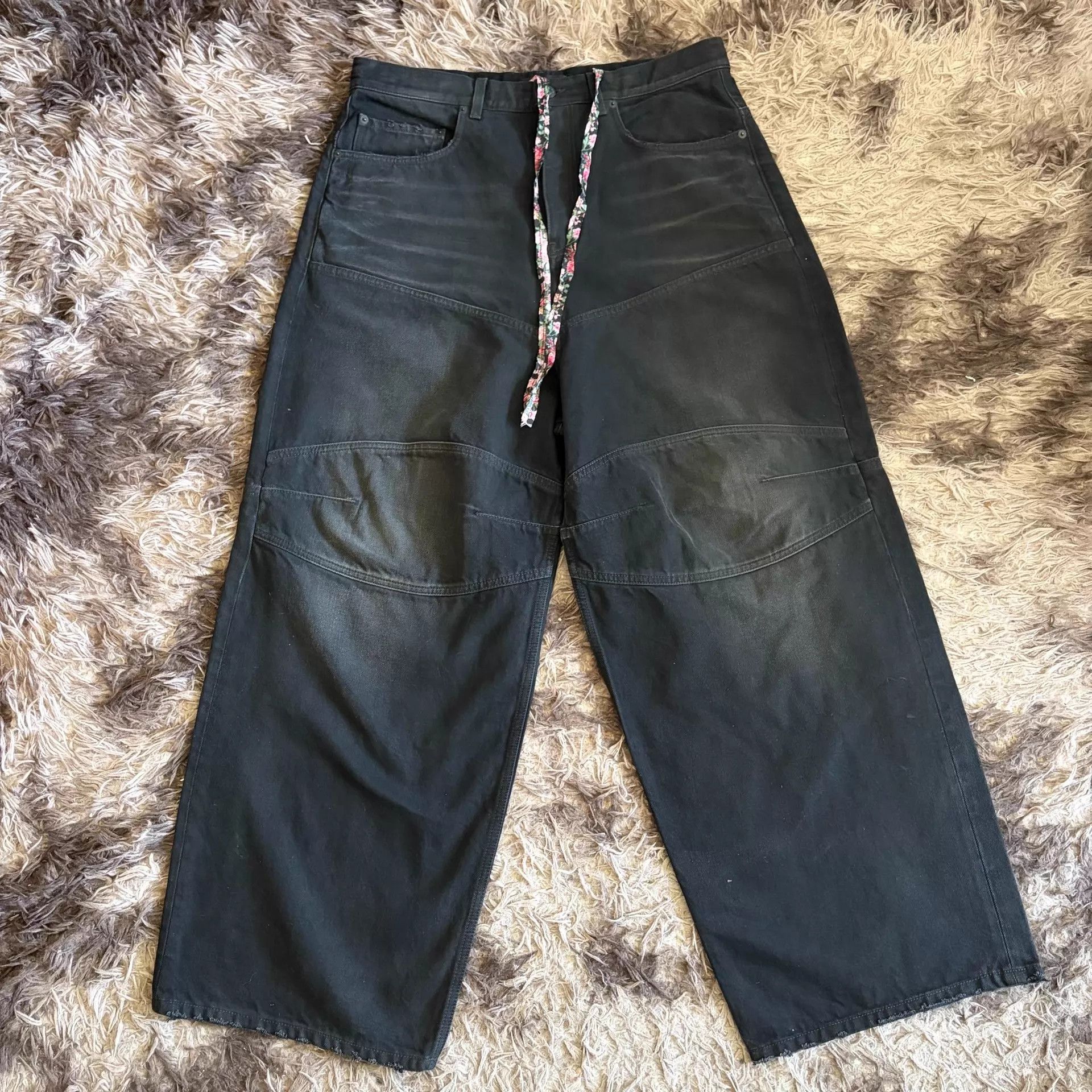 Balenciaga Balenciaga 25ss Drawstring Wide-Leg Cargo Pants XS New Size US 28 / EU 44 - 1 Thumbnail