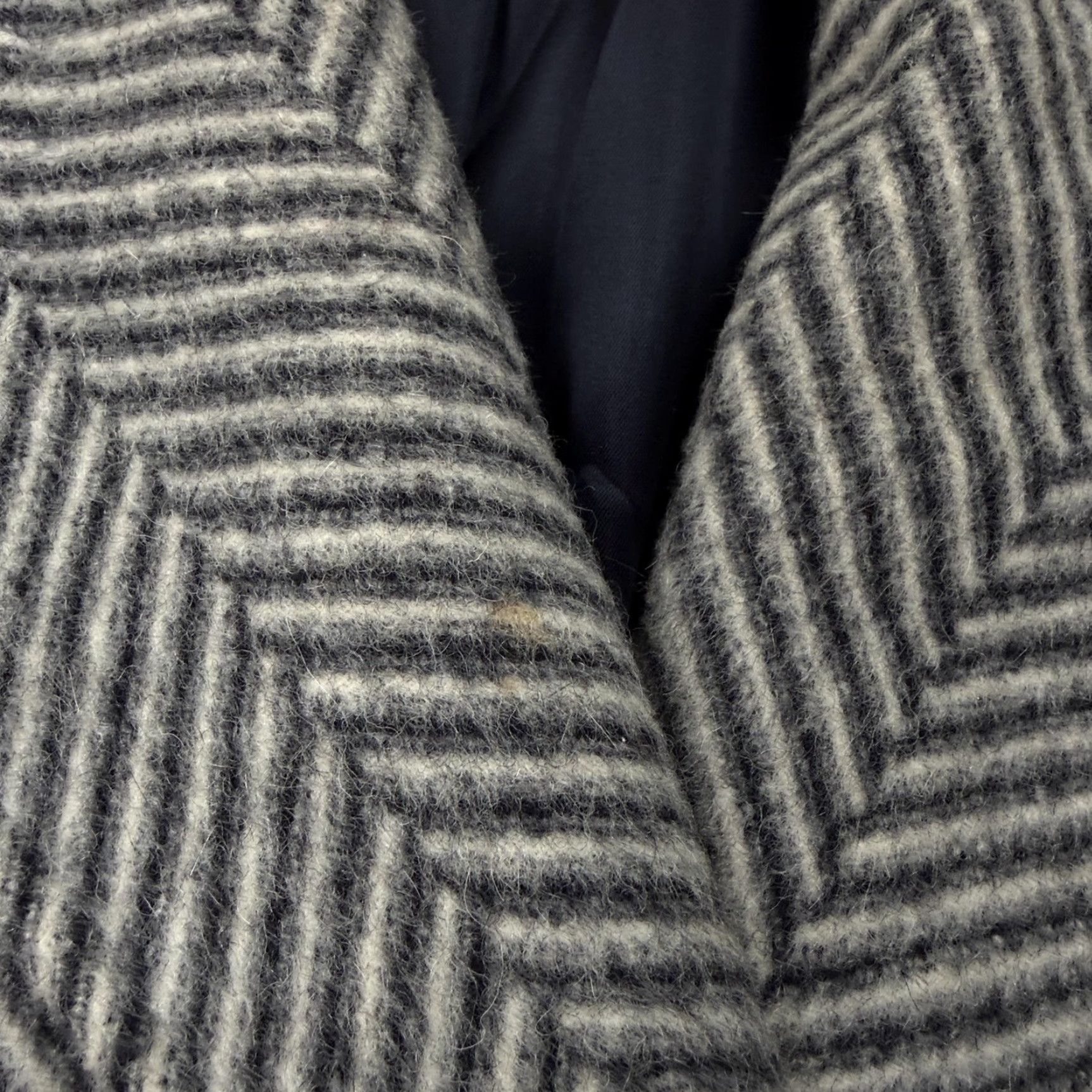Vintage VINTAGE J.G. HOOK Coat Womens Large Gray Herringbone Double Breasted Peacoat 80s Wool Tweed Mid-Length Buttoned Pockets Womens Size L / US 10 / IT 46 - 6 Thumbnail