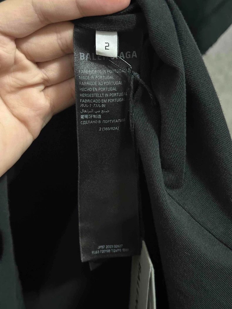 Balenciaga Balenciaga 24fw Embroidered Logo Ripped Short Sleeve T-Shi Size US M / EU 48-50 / 2 - 3 Thumbnail