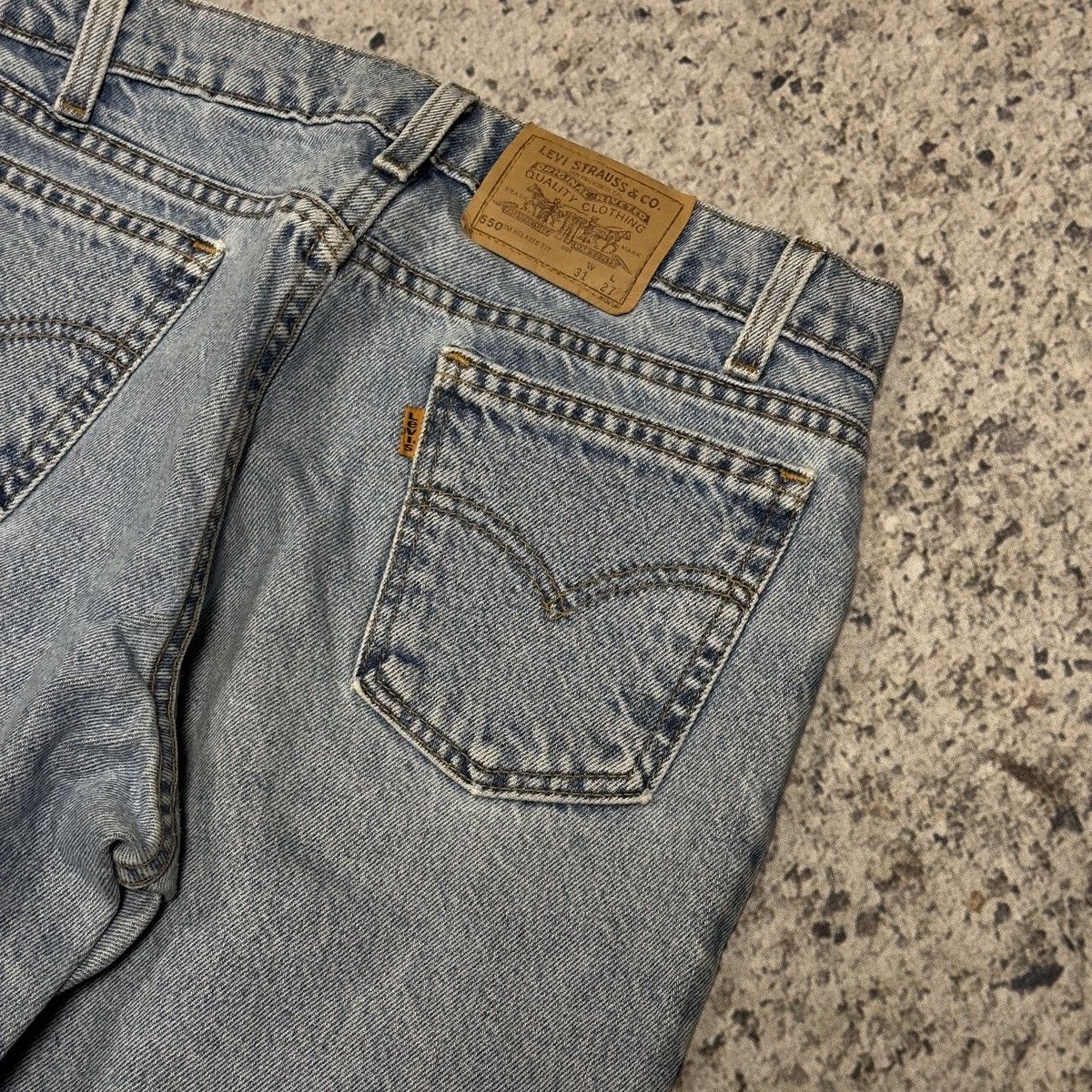 Levi's Vintage 90s Levi’s 550 Light Wash Faded Denim Jeans 31x27 Size US 31 - 5 Thumbnail