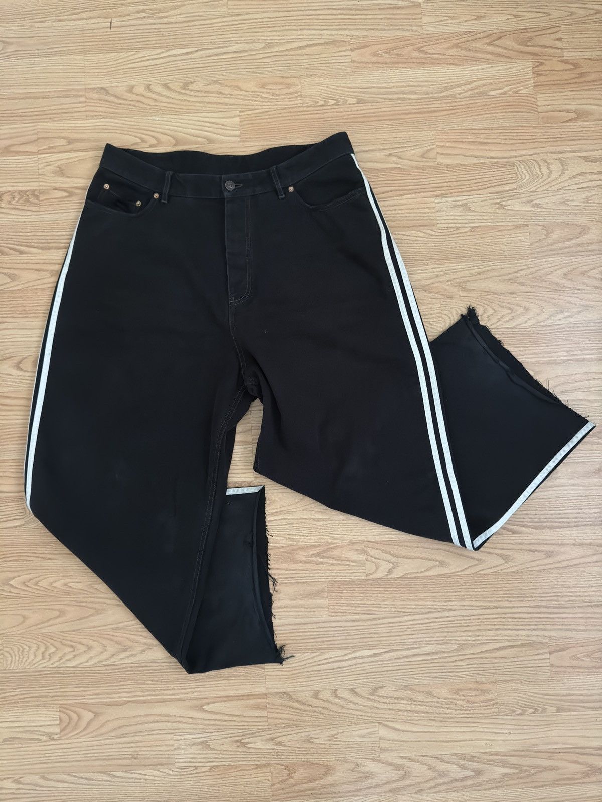 Adidas × Balenciaga Balenciaga and Adidas Triple Stripe Denim Size US 33 - 1 Thumbnail