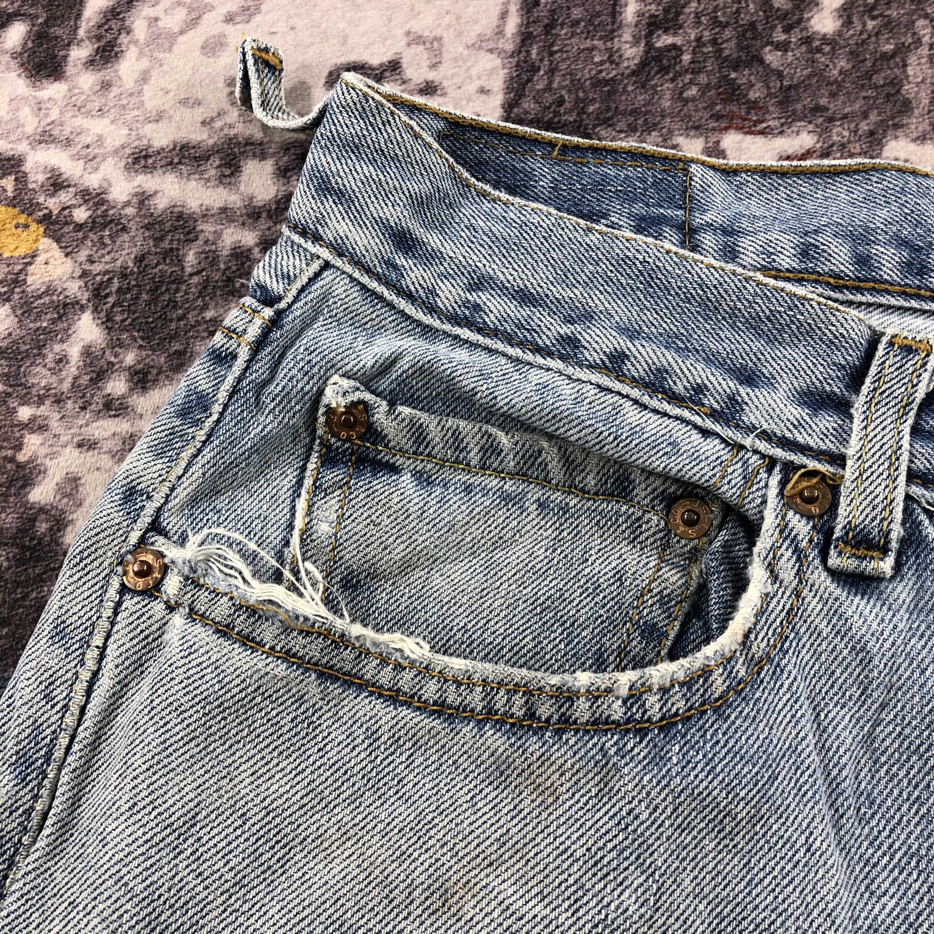 Levi's × Vintage Vintage Light Wash Levis 505 Jeans-JM2553 Size US 34 / EU 50 - 12 Thumbnail