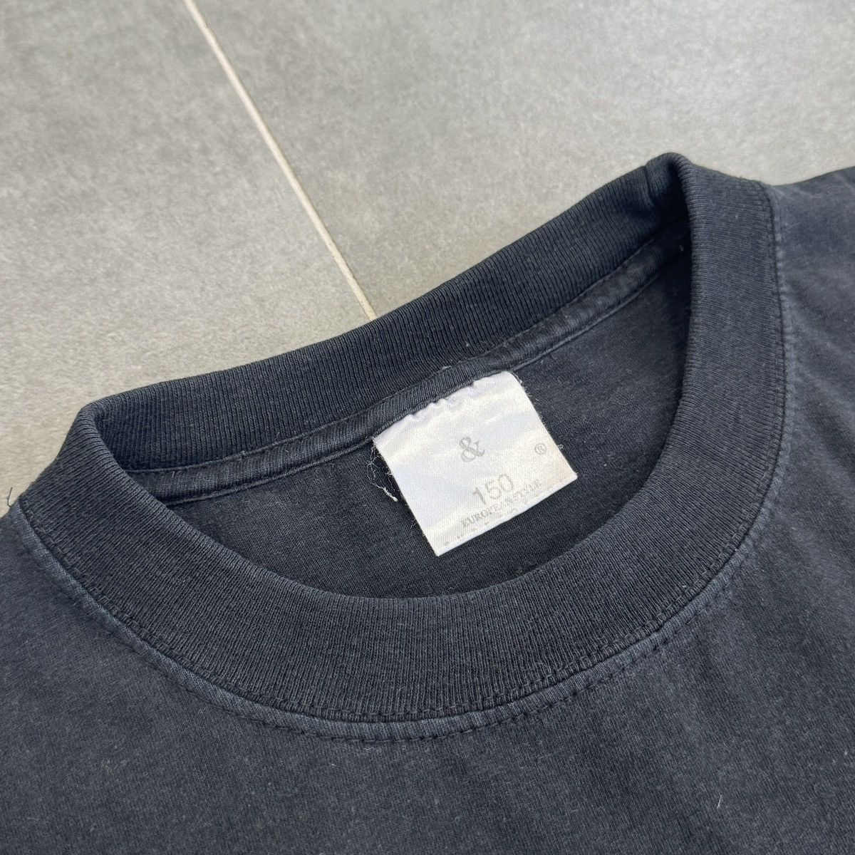 Vintage Vintage James Bond 007 Gun Symbol Logo 90s T-Shirt Men Siz L Size US L / EU 52-54 / 3 - 14 Thumbnail
