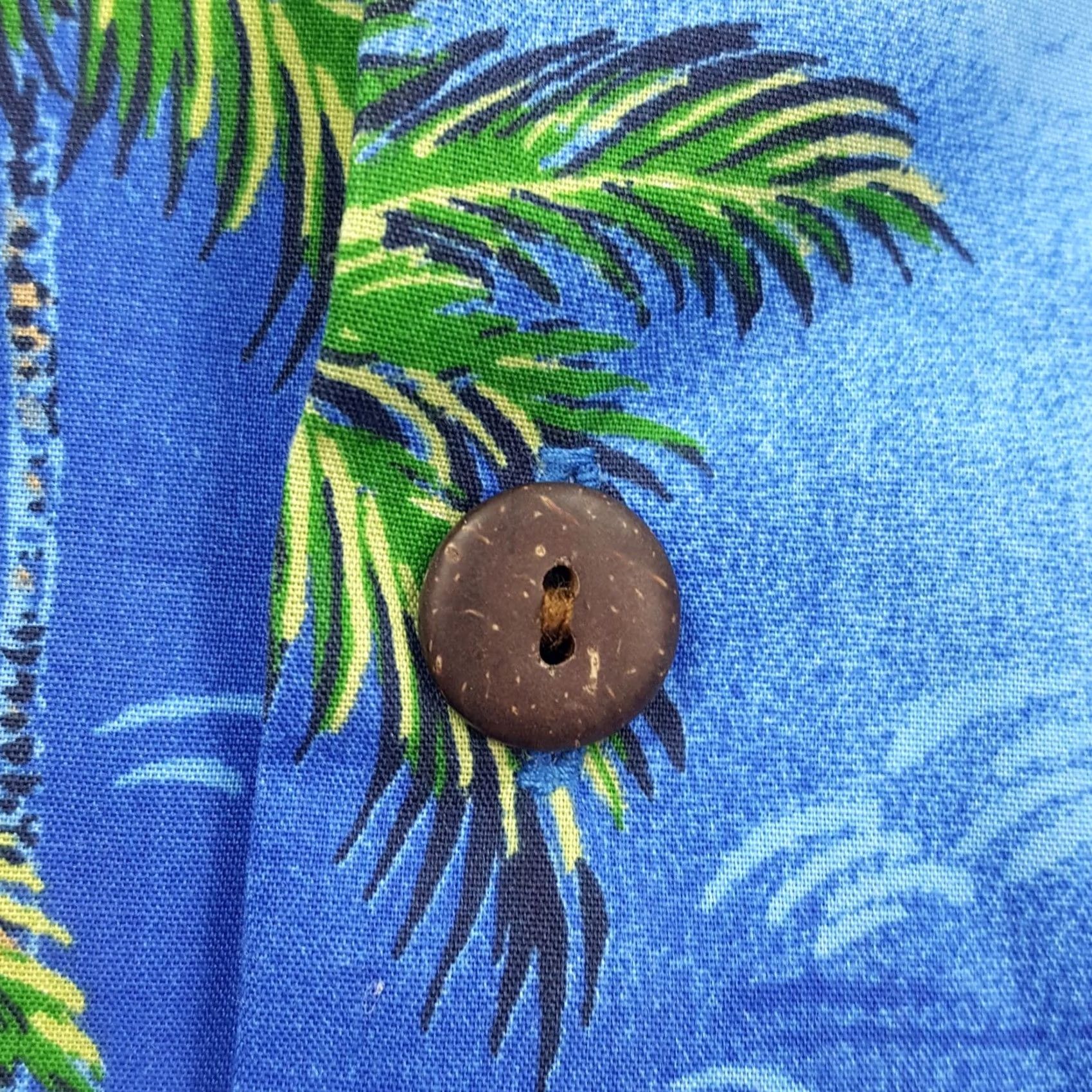 Vintage VINTAGE Hawaiian Beach Print Camp Shirt Mens L Button-Up Royal Creations Blue Tropical Aloha 90s Beach Size US L / EU 52-54 / 3 - 4 Thumbnail