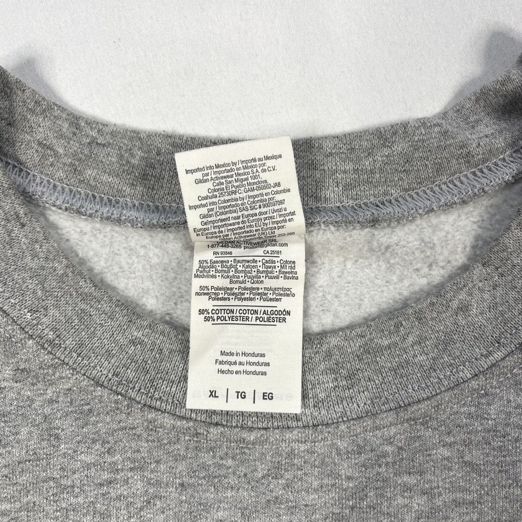 Gildan VINTAGE Golden Girls Sweatshirt XL Nothin But A Gangsta Party Y2K Betty White Gildan Crew Neck Pullover Graphic Print Unisex Adults Gray Size US XL / EU 56 / 4 - 7 Thumbnail
