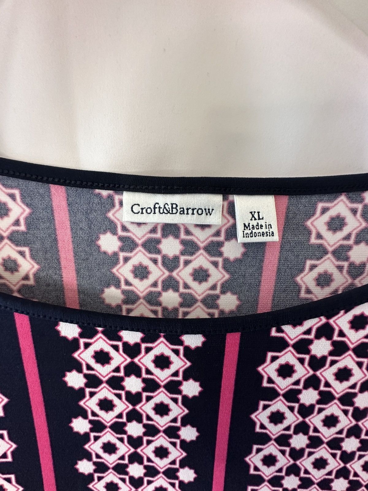 Croft & Barrow Croft & Barrow Top Geometric Stretch Jersey Size XL / US 12-14 / IT 48-50 - 2 Thumbnail