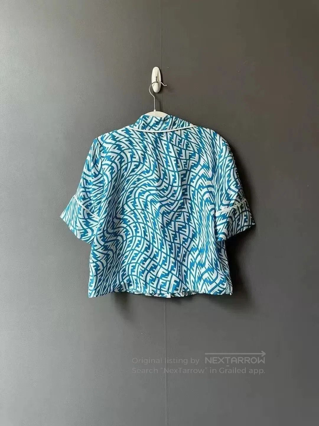 Fendi Fendi Blue White Printed Cropped Shirt. Size XS / US 0-2 / IT 36-38 - 2 Thumbnail