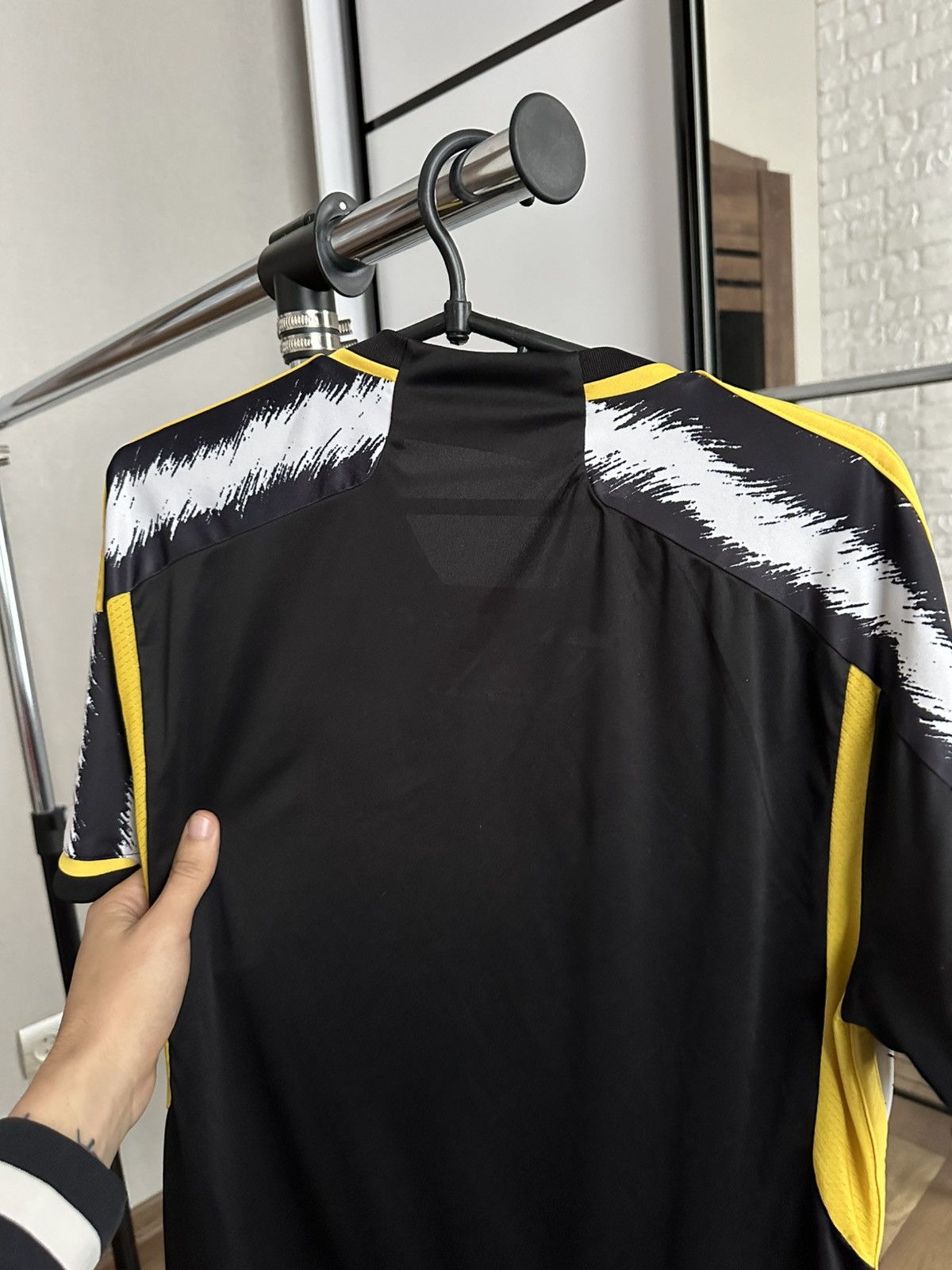 Adidas 2023/2024 Adidas Juventus Soccer Jersey T-Shirt Tee Size US M / EU 48-50 / 2 - 13 Thumbnail