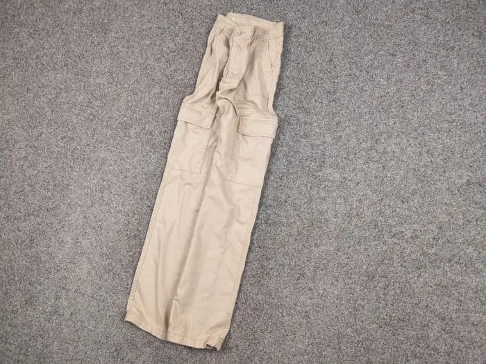 Japanese Brand Vintage Japanese Casual Beige Baggy Cargo Pants Y2K Style Size US 32 / EU 48 - 2 Thumbnail