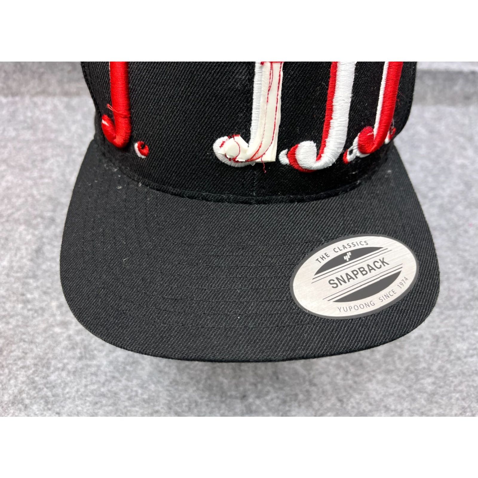 Vintage Yupoong Snapback Hat Cap Adult One Size Black Acrylic Wool Blend Casual Logo Skate Mens Size ONE SIZE - 3 Thumbnail