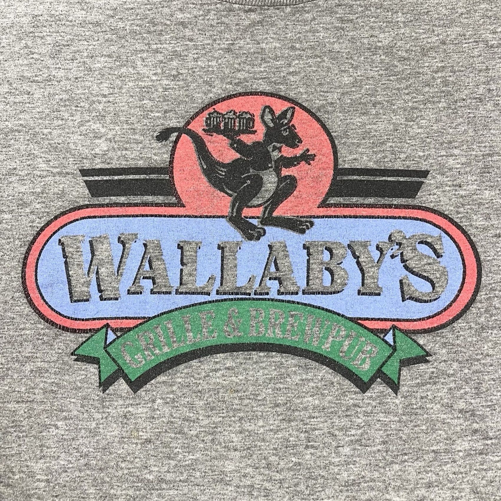 Jerzees VINTAGE Jerzees Wallaby's Grille & Brew Pub T-Shirt Kangaroo Graphic 90s USA Kansas XL Gray Cotton Logo Mens T-Shirt Size US XL / EU 56 / 4 - 7 Thumbnail
