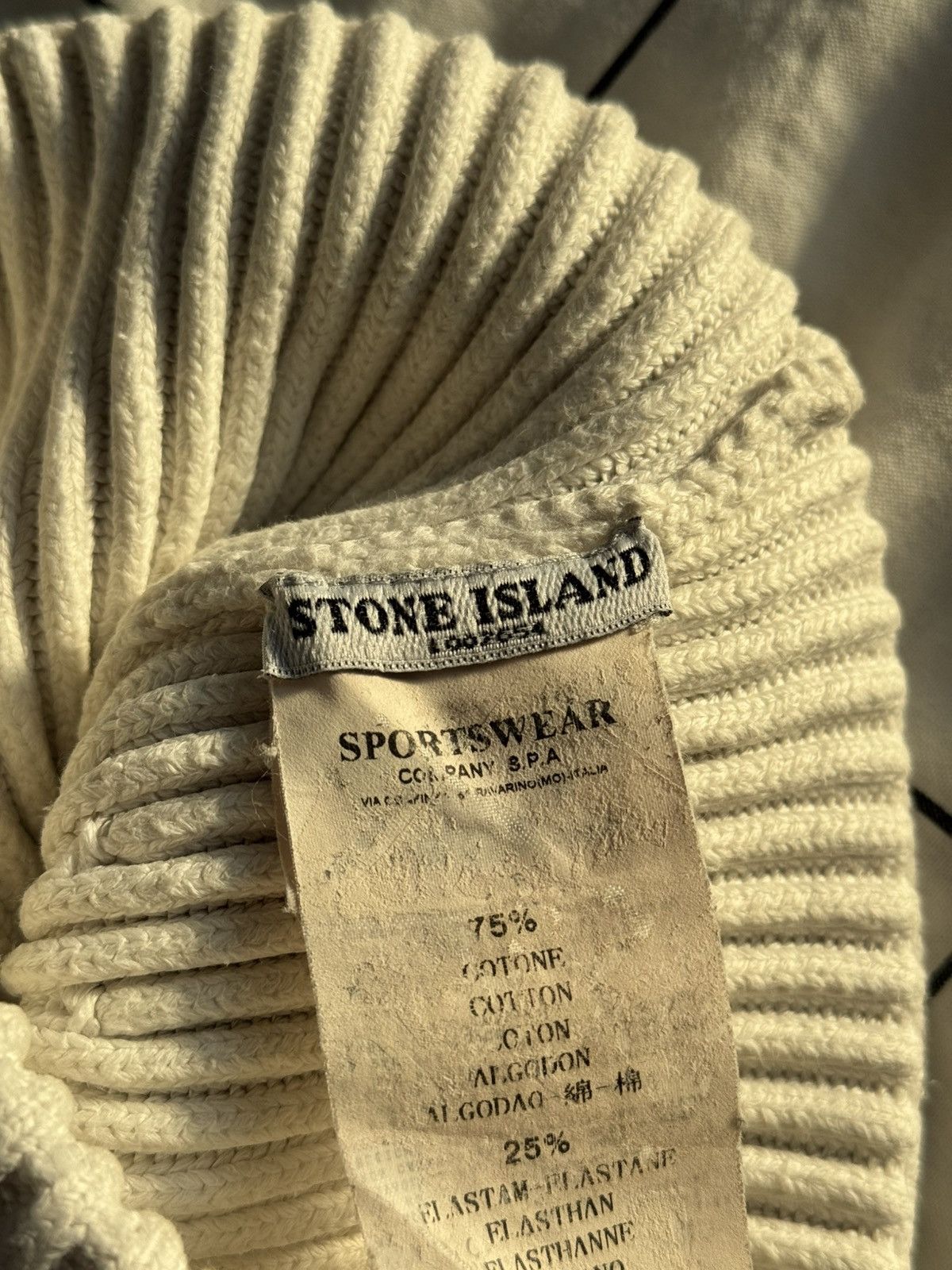 Stone Island Stone island vintage beanie White hat Double Side Italy Size ONE SIZE - 5 Thumbnail
