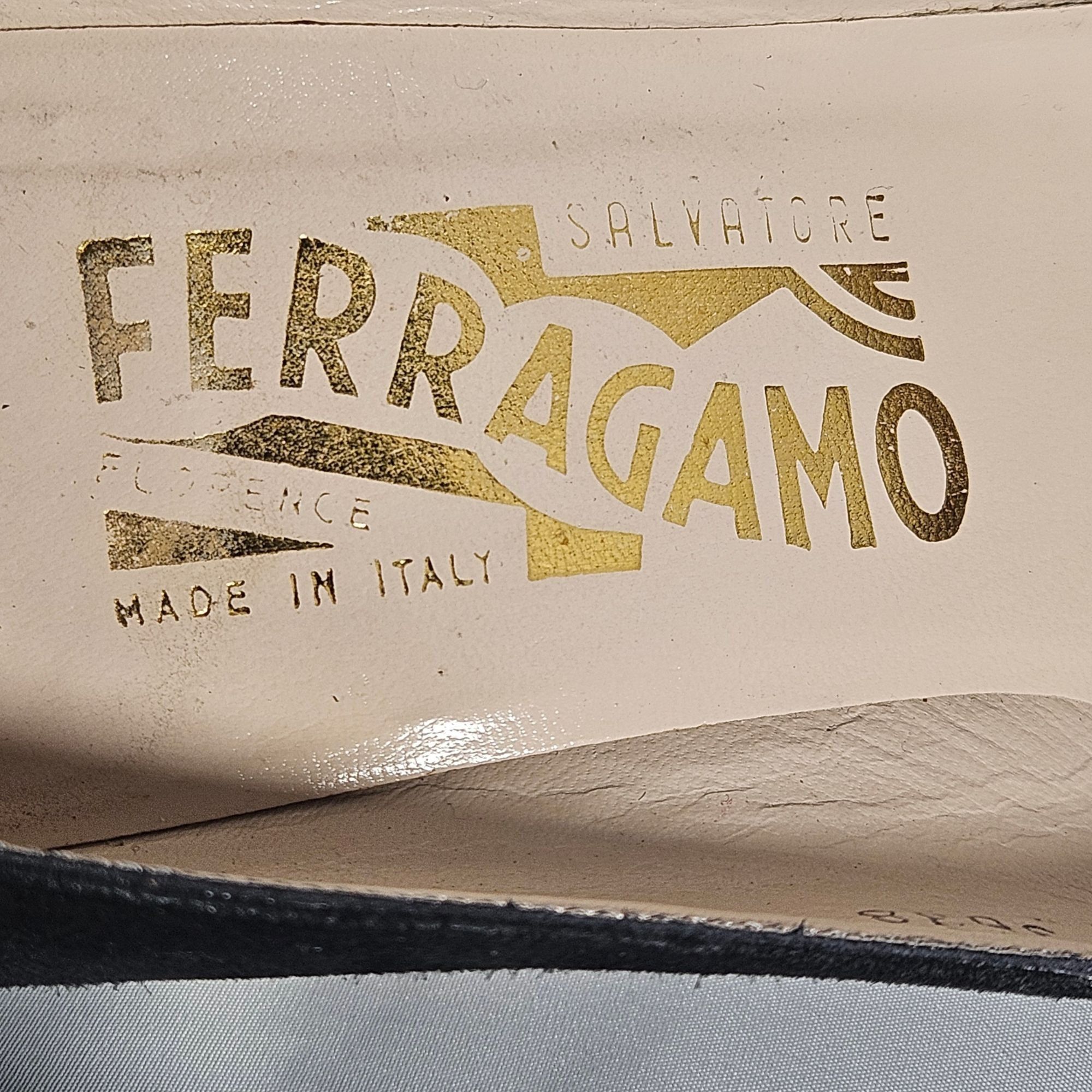 Salvatore Ferragamo Salvatore Ferragamo Women's Black Suede Pumps 5.5B | Quiet L Size US 5.5 / IT 35.5 - 4 Thumbnail