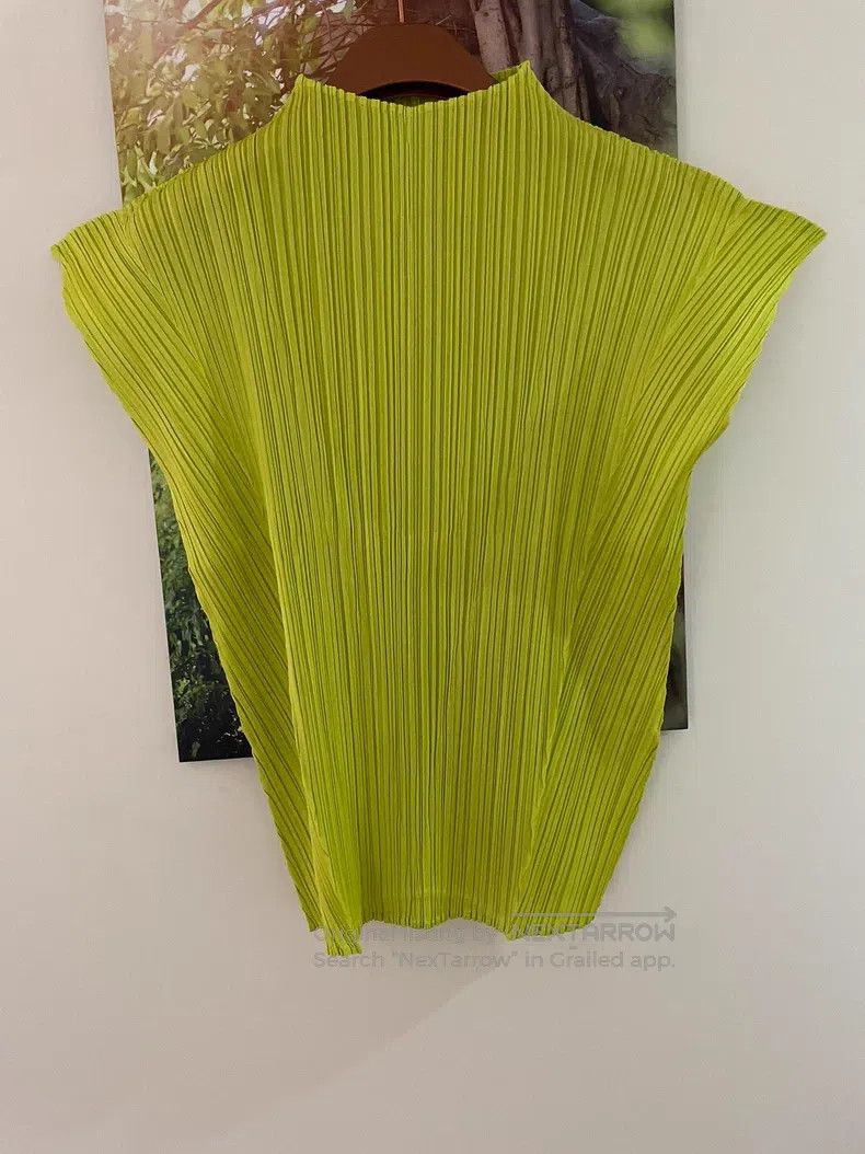 Issey Miyake Issey Miyake Yellow Ruffle Cap Sleeve Top Size L / US 10 / IT 46 - 3 Thumbnail