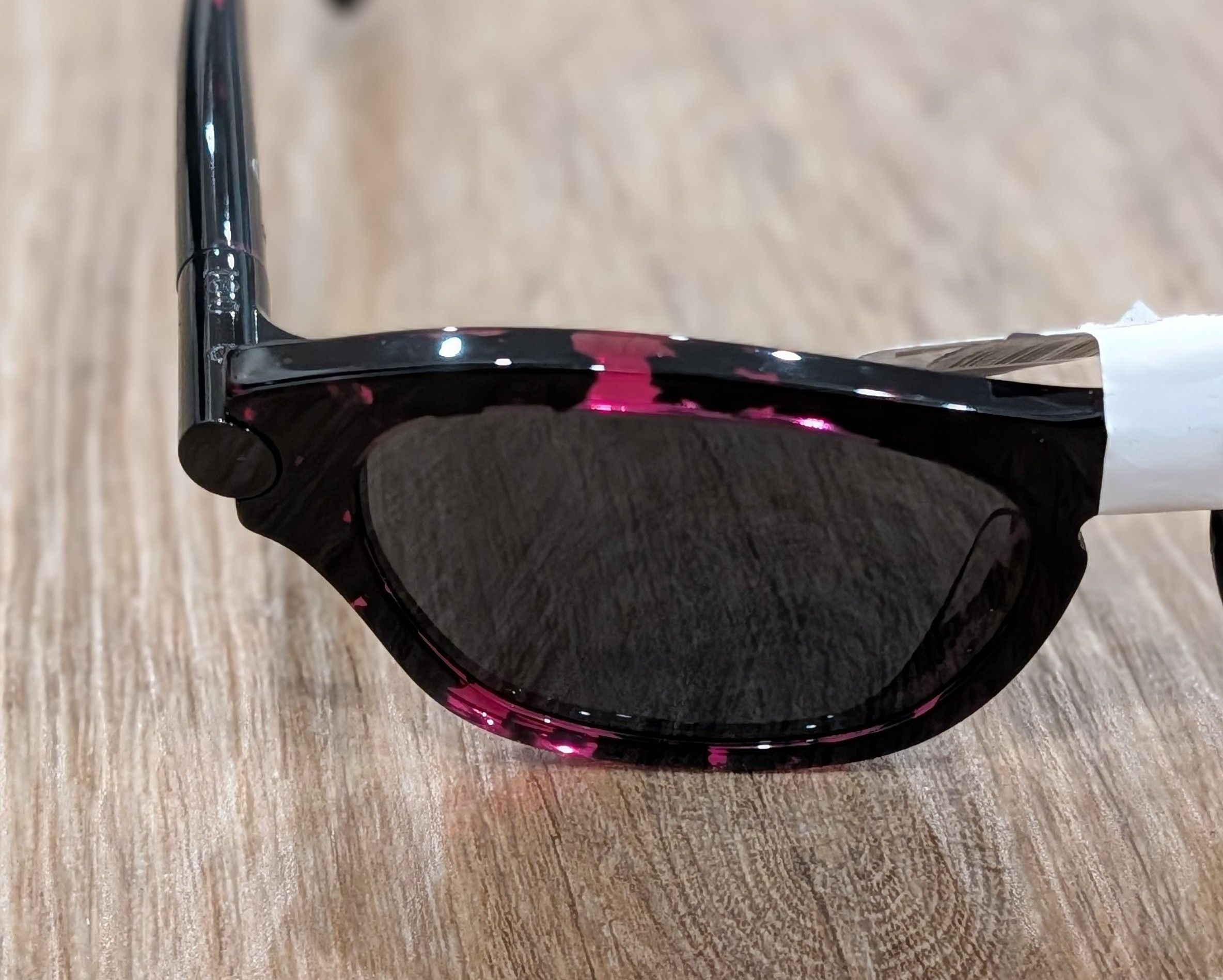 Burberry Burberry 55mm Pillow Sunglasses Black/Dark Gray/Red Size ONE SIZE - 4 Thumbnail