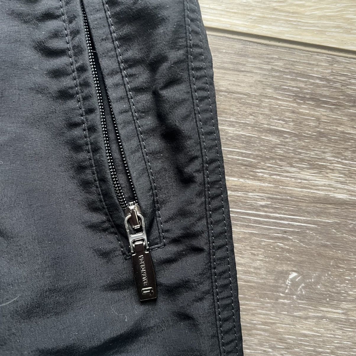 Balenciaga Balenciaga 3b Small fit track/sweatpants Size US 32 / EU 48 - 6 Thumbnail