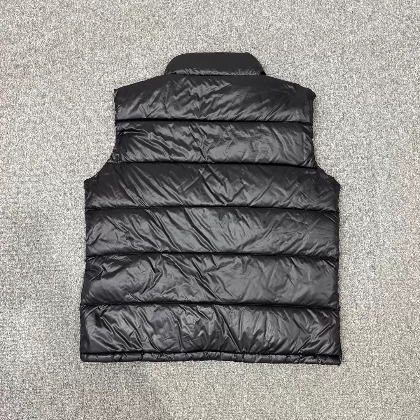 Prada Prada black triangle logo down vest 50 Size US M / EU 48-50 / 2 - 2 Thumbnail
