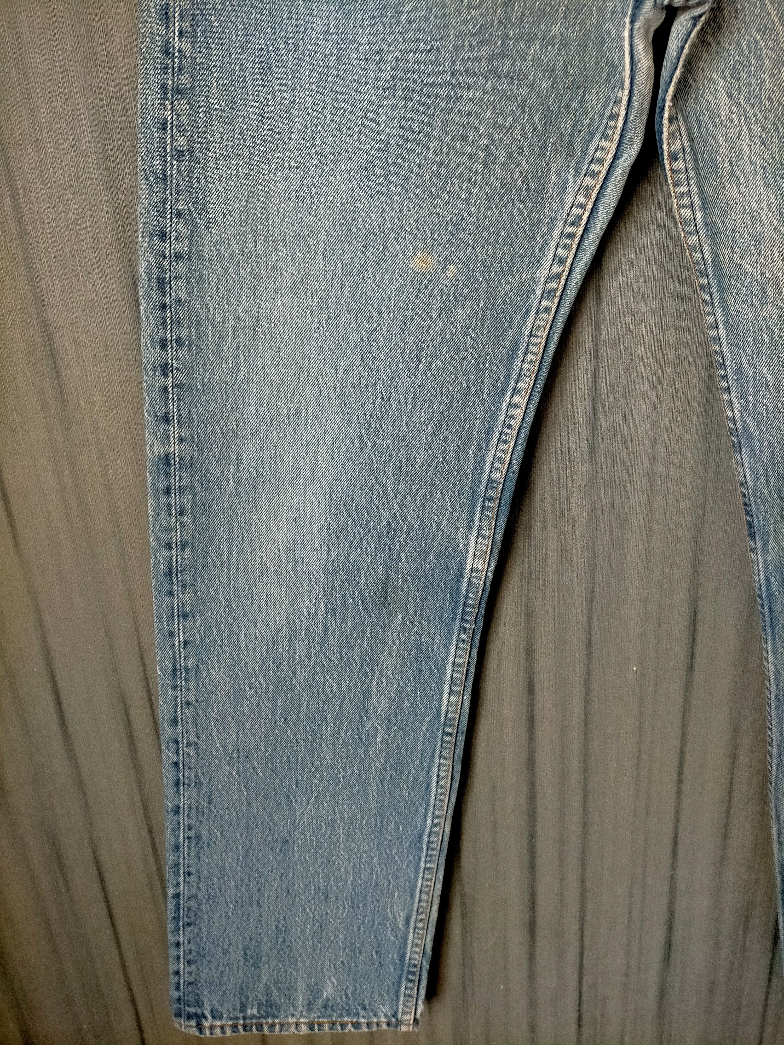 Levi's Vintage Clothing Vintage Levis 501 Usa Button Fly 520 Blue Jeans Size US 31 - 11 Thumbnail