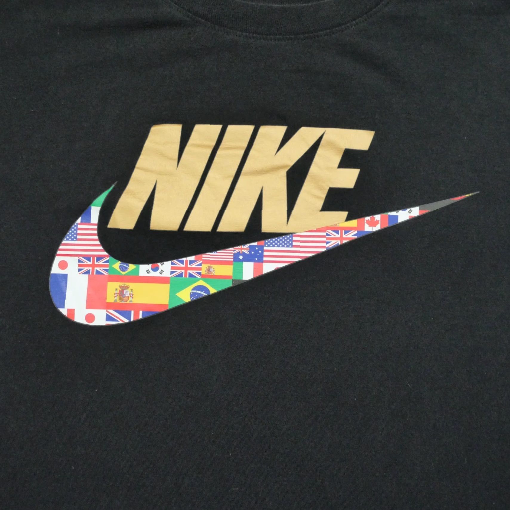 Nike Nike T Shirt Mens Large Black Swoosh Logo Gold Flags Tee Size US L / EU 52-54 / 3 - 2 Thumbnail