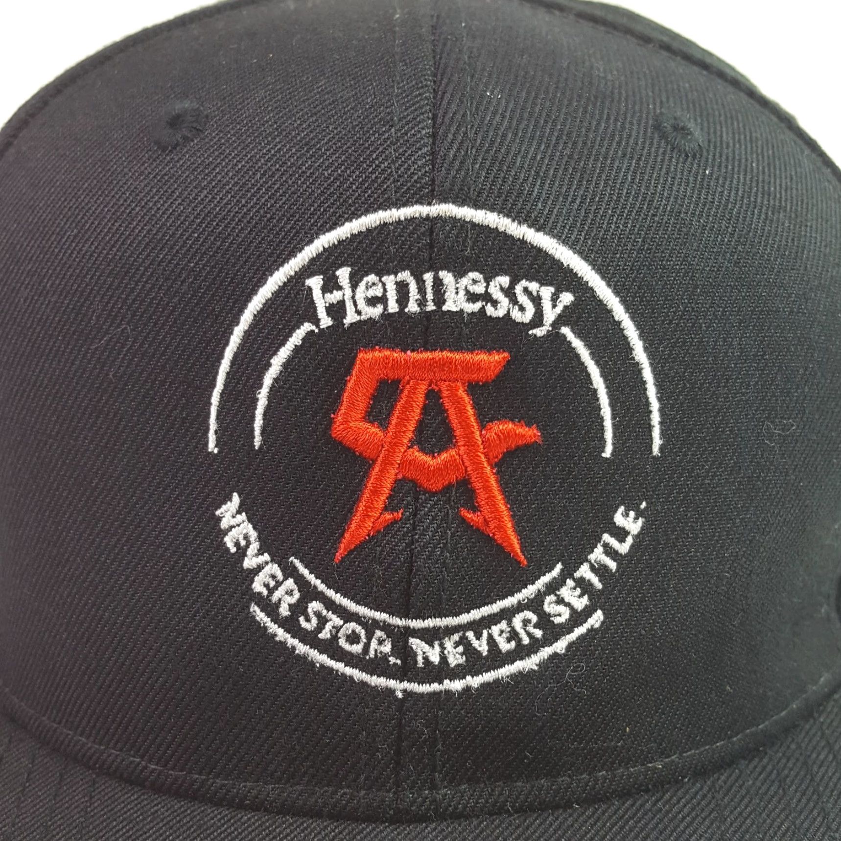 Vintage VINTAGE Hennessy Cognac Liquor Black Wool Blend Snapback Adjustable Hat Baseball Cap Men Twill 90s College Retro University Yupoong Size ONE SIZE - 2 Thumbnail
