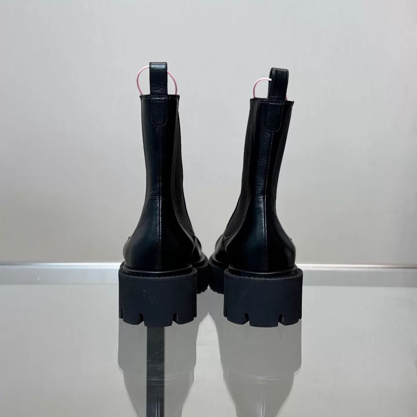 Chanel CHANEL Black Double C Round Toe Chelsea Boots 37 New Unworn Size US 6.5 / IT 36.5 - 5 Thumbnail