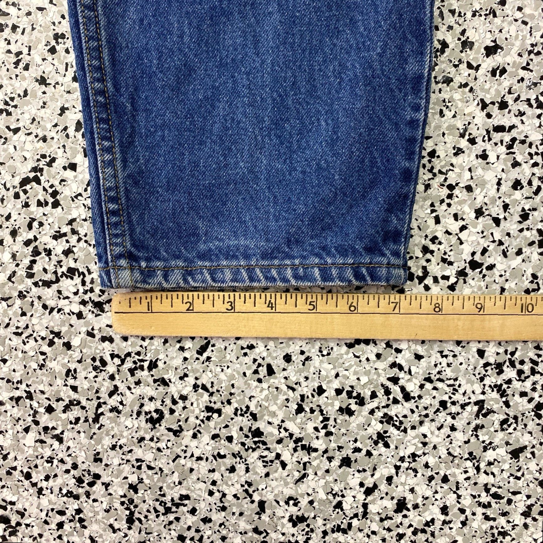 Levi's VINTAGE Levi's 550 Jeans Relaxed 38x30 35x29 Blue Denim Mens Made in USA 90s Distressed Pockets 5-Pocket Design Jeans Size US 38 / EU 54 - 2 Thumbnail