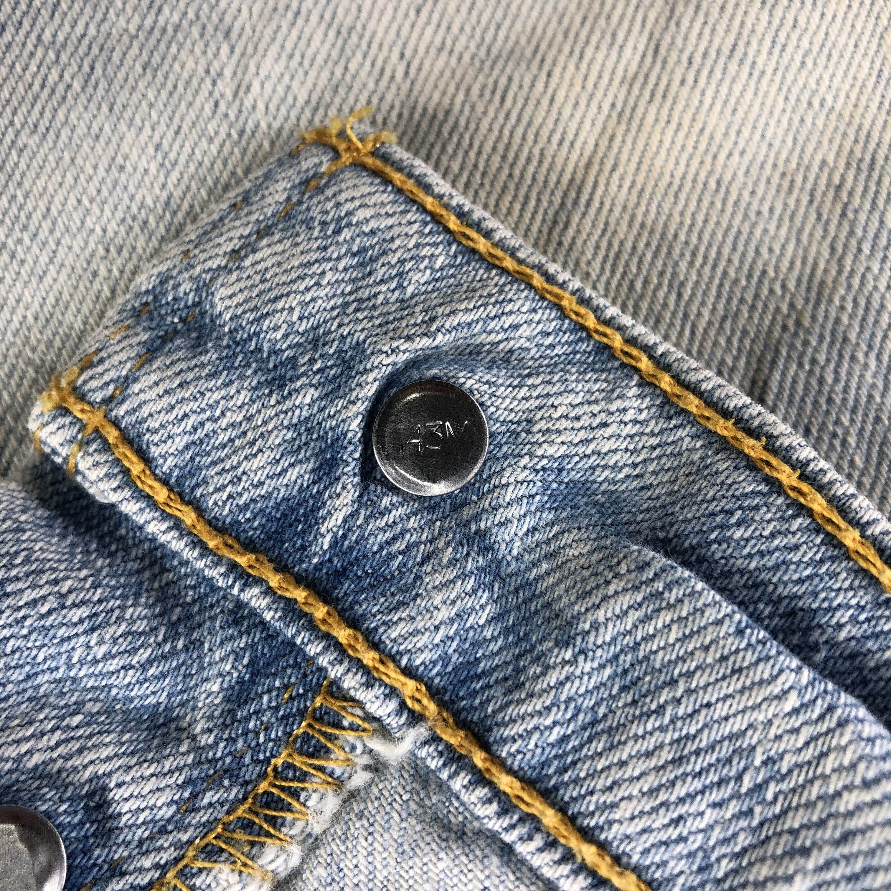 Levi's × Vintage Vintage Light Wash Levis 513 Jeans-JM2893 Size US 35 - 12 Thumbnail